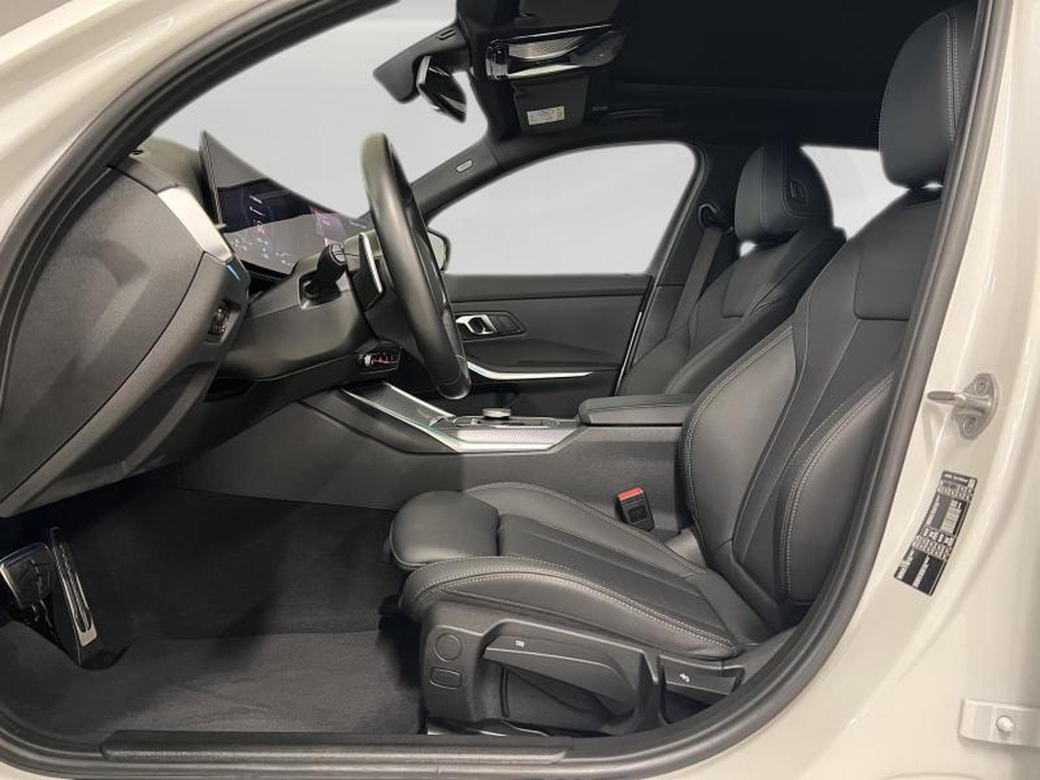 BMW 320 M (2023) - Photo 10