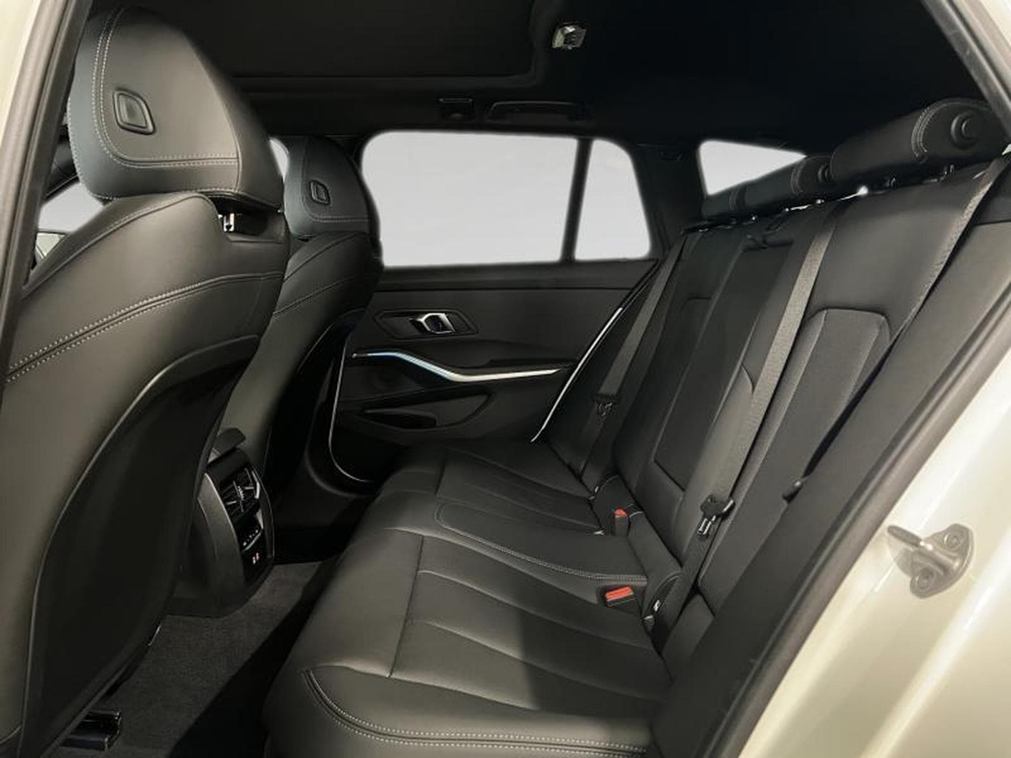 BMW 320 M (2023) - Photo 19
