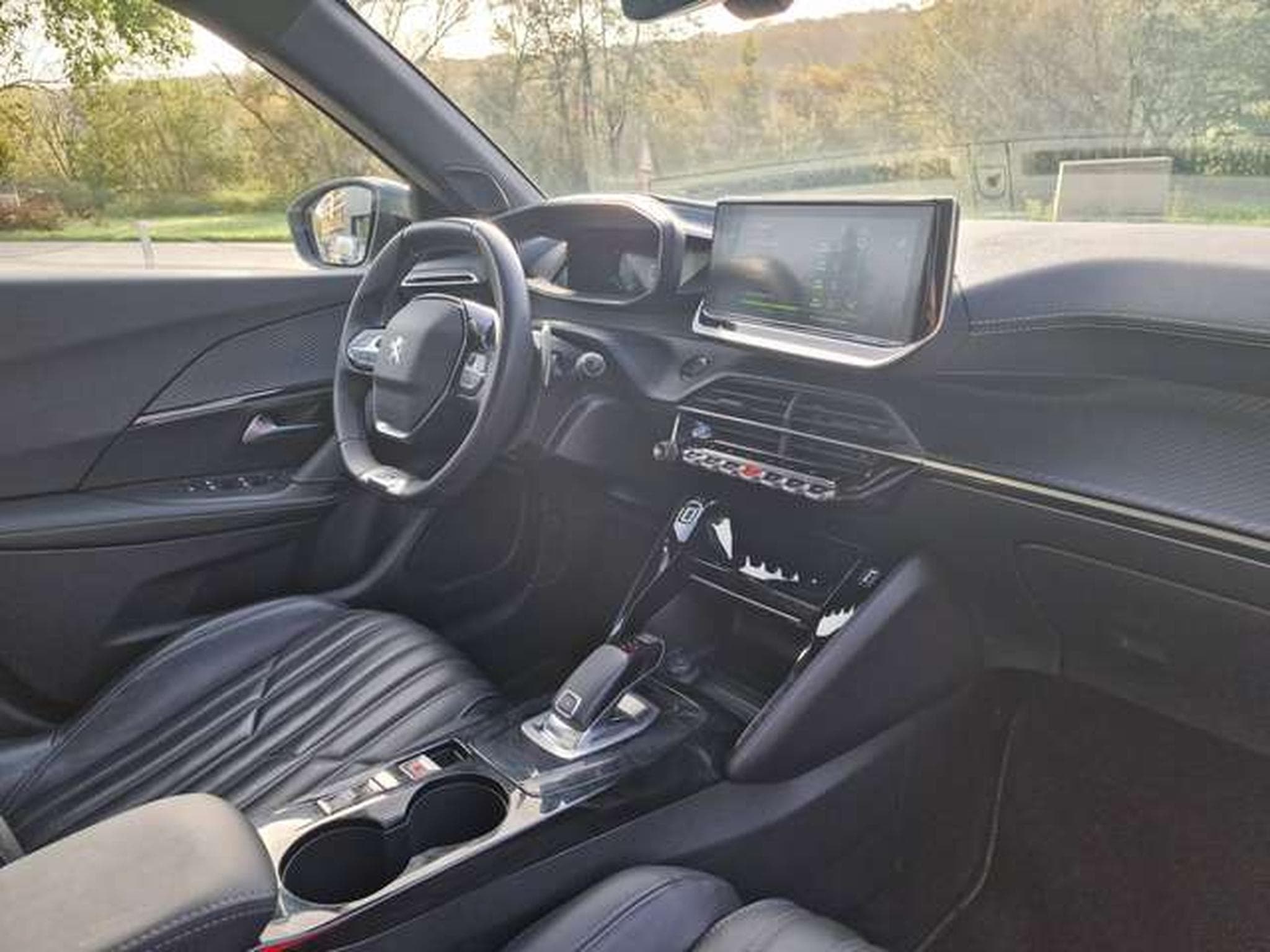 Peugeot 2008 GT Pack (2021) - Photo 10