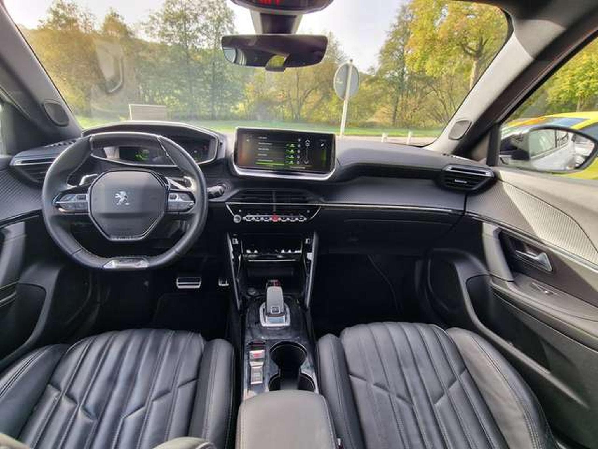 Peugeot 2008 GT Pack (2021) - Photo 9