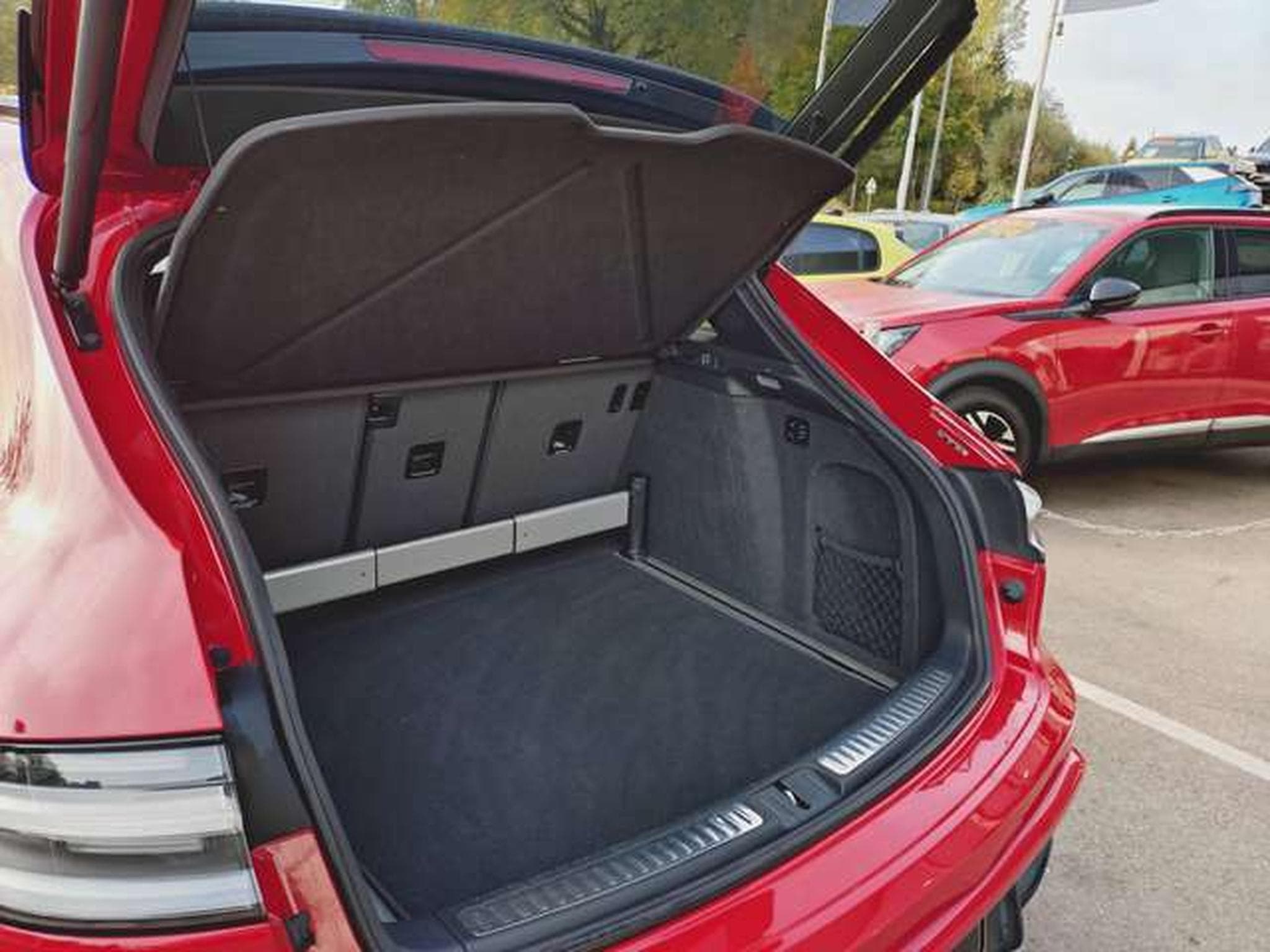 Porsche Macan GTS (2023) - Photo 11