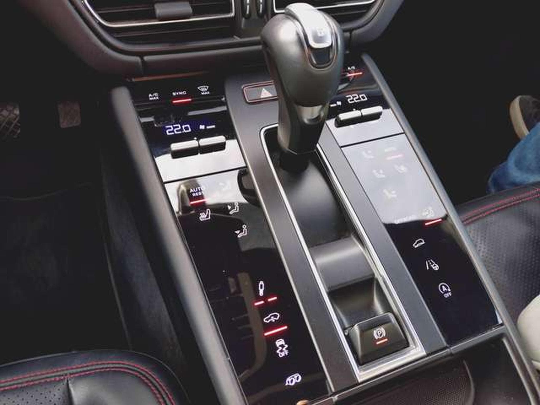 Porsche Macan GTS (2023) - Photo 17