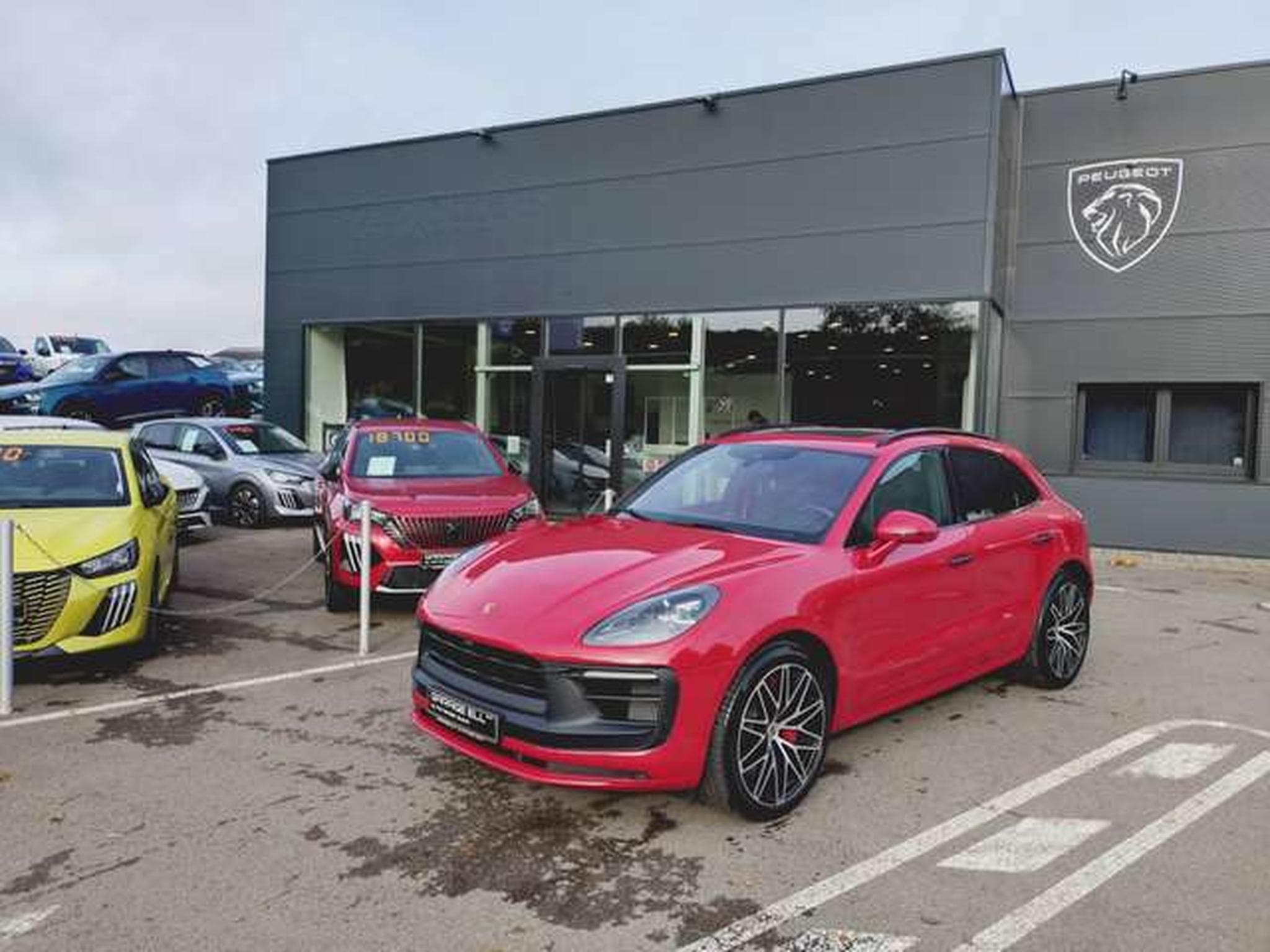 Porsche Macan GTS (2023) - Photo 22
