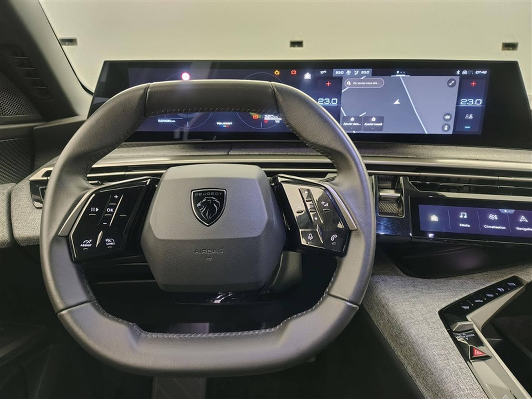 Peugeot 3008 1.2 Hybrid 136Cv e-DCS6 Allure S-CUIR / NAVI / CARPLAY (2025) - Photo 8