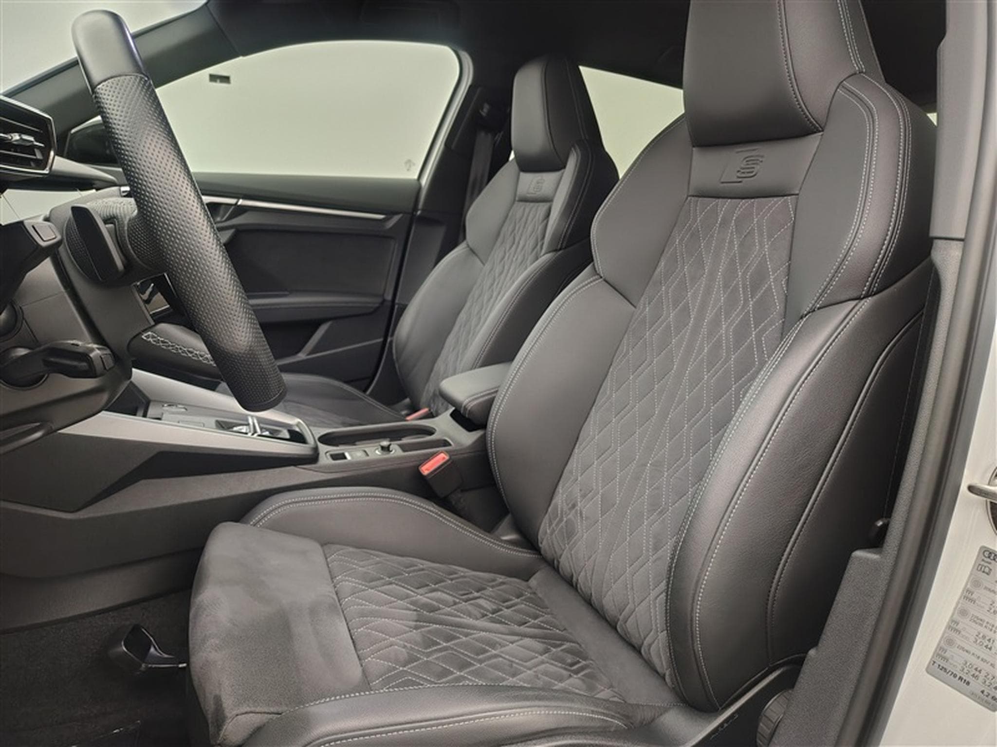 Audi S3 2.0 TFSI Quattro S tronic CUIR/FULL LEDS/V. COCKPIT (2023) - Photo 7