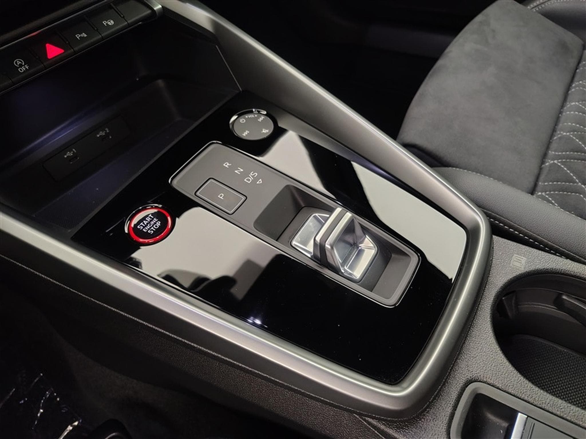Audi S3 2.0 TFSI Quattro S tronic CUIR/FULL LEDS/V. COCKPIT (2023) - Photo 13