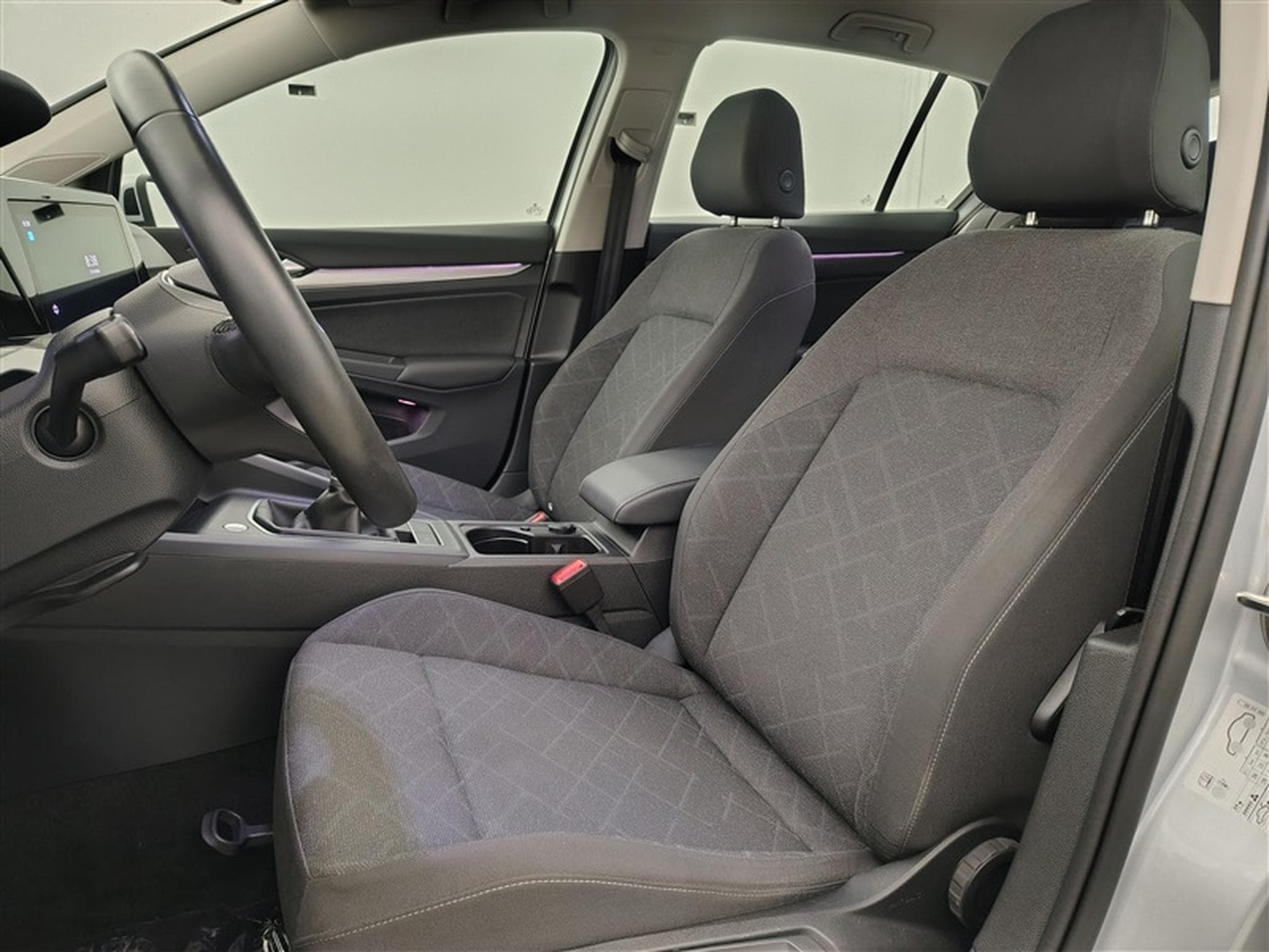 VW Golf 1.0 TSI Life Business Premium OPF (2022) - Photo 7