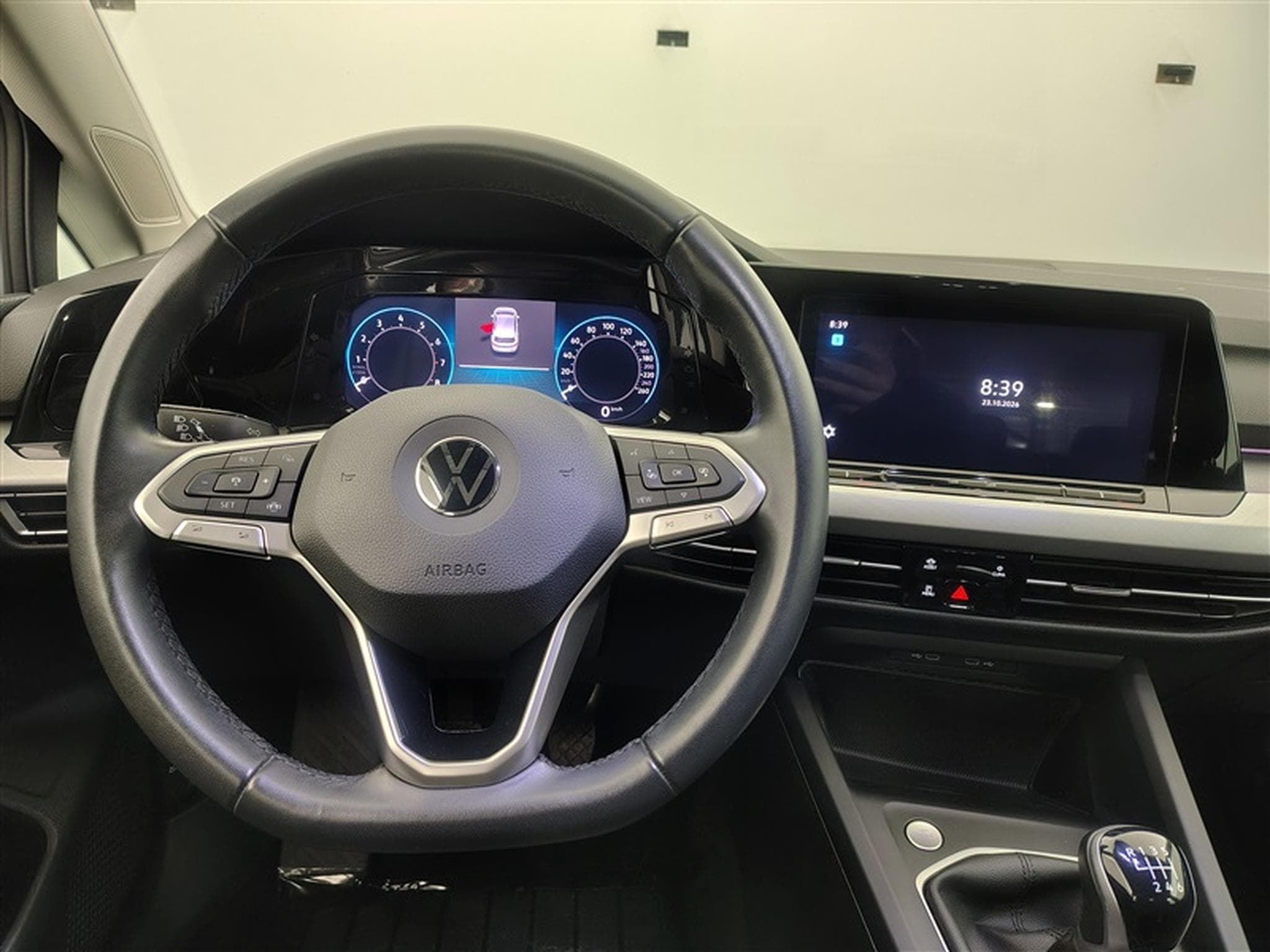VW Golf 1.0 TSI Life Business Premium OPF (2022) - Photo 9