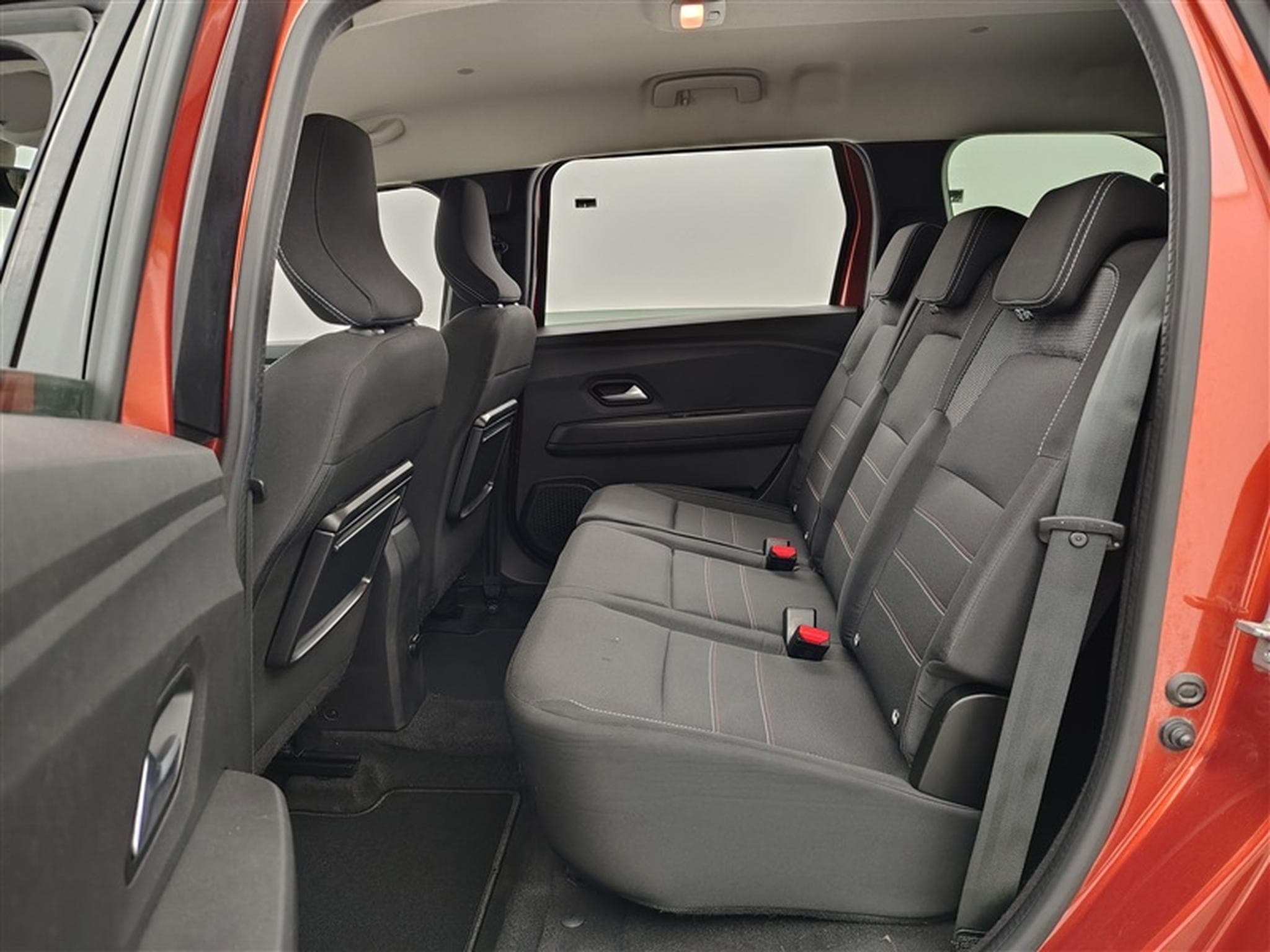 Dacia Jogger 1.0 TCe EXTREME 7pl. NAV/CAMERA/CARPLAY (2022) - Photo 13