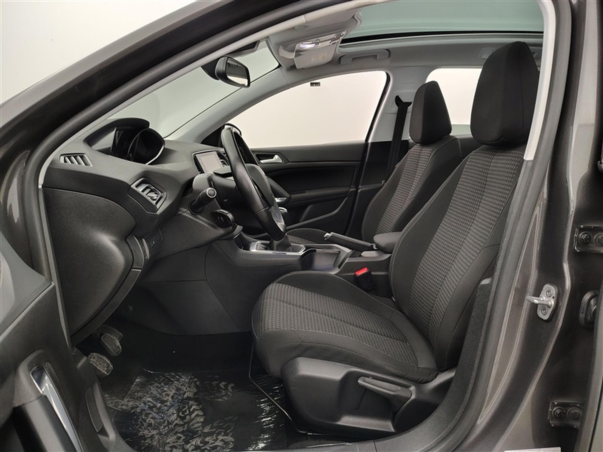 Peugeot 308 1.2 PureTech Style Navi/Toit PanO/PDC/ (2020) - Photo 7