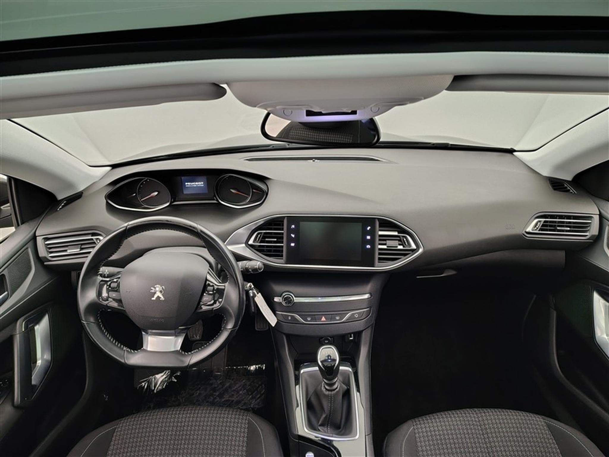 Peugeot 308 1.2 PureTech Style Navi/Toit PanO/PDC/ (2020) - Photo 8
