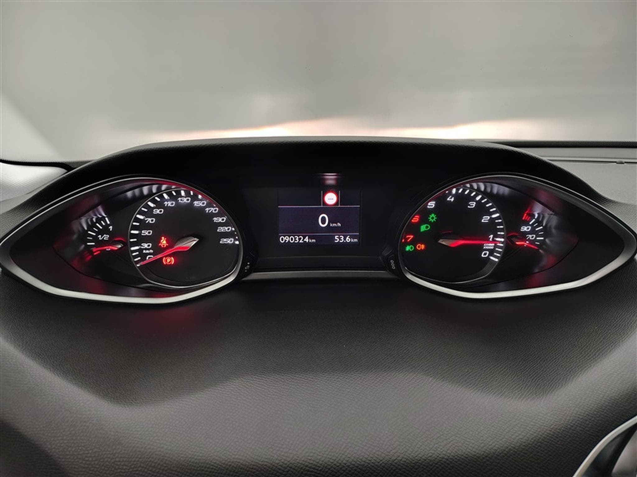 Peugeot 308 1.2 PureTech Style Navi/Toit PanO/PDC/ (2020) - Photo 10