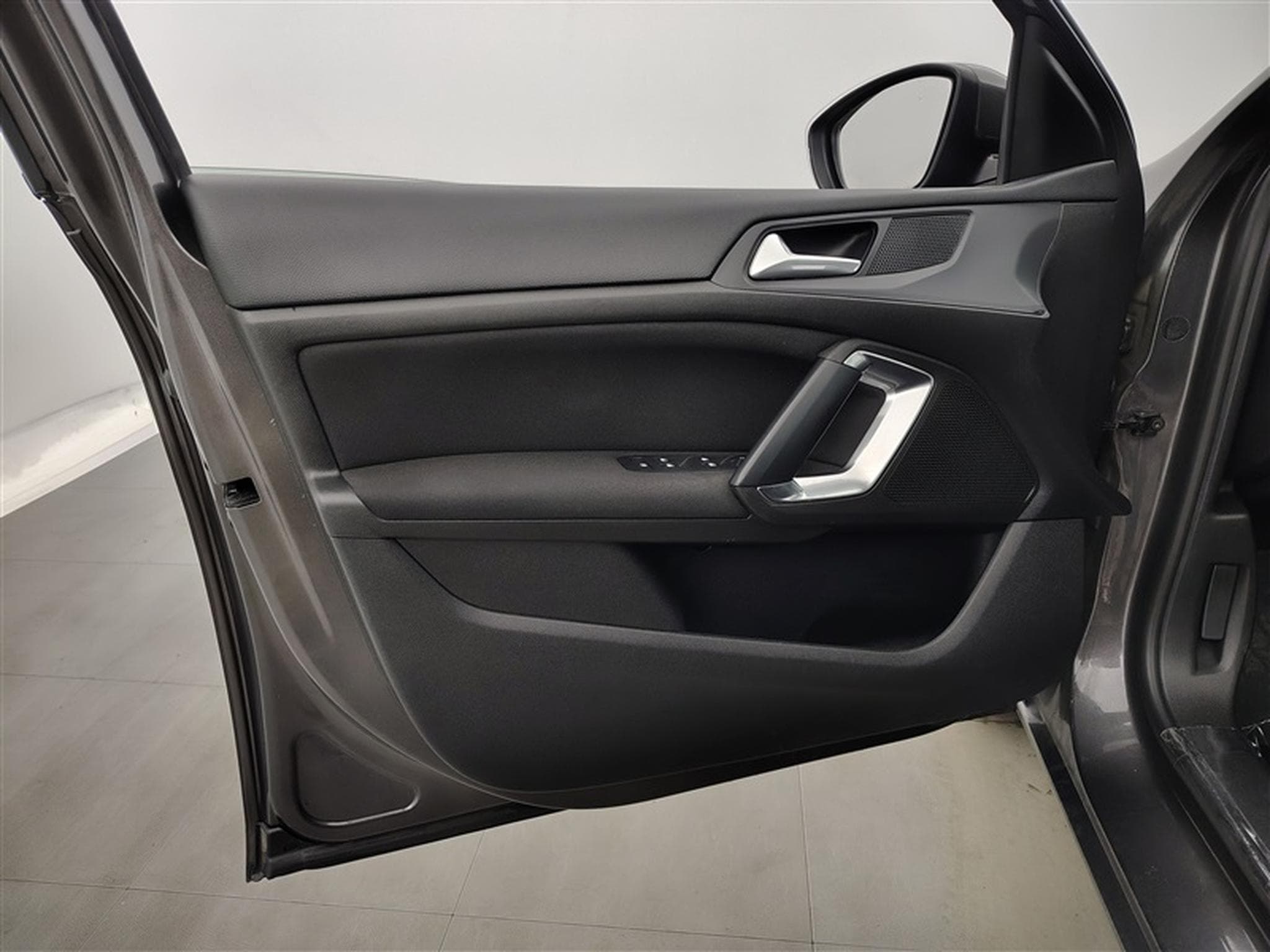 Peugeot 308 1.2 PureTech Style Navi/Toit PanO/PDC/ (2020) - Photo 17