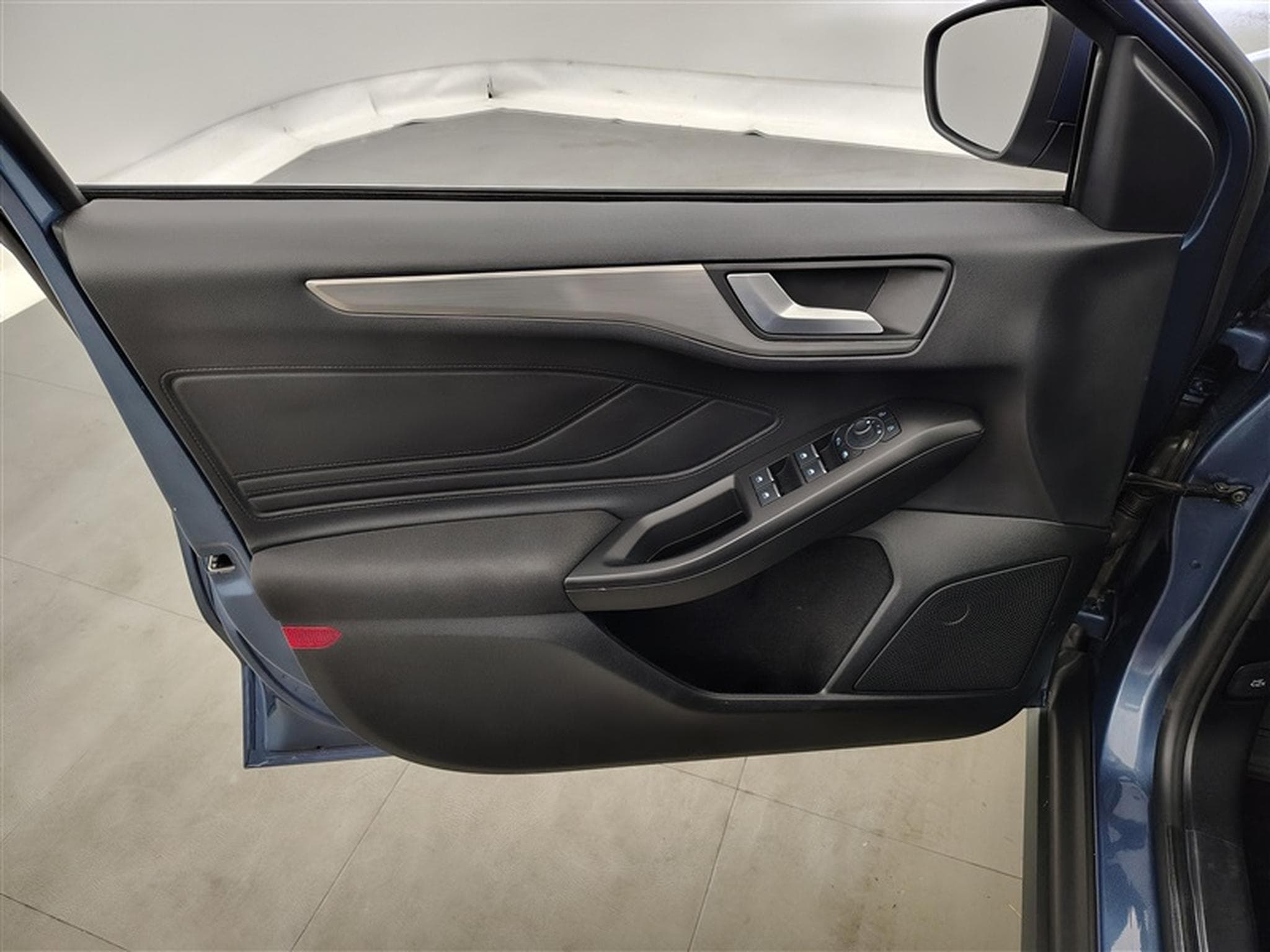 Ford Focus 1.0 EcoBoost mHEV 155Cv AT Titanium Navi / Led / PDC av+ar (2024) - Photo 17