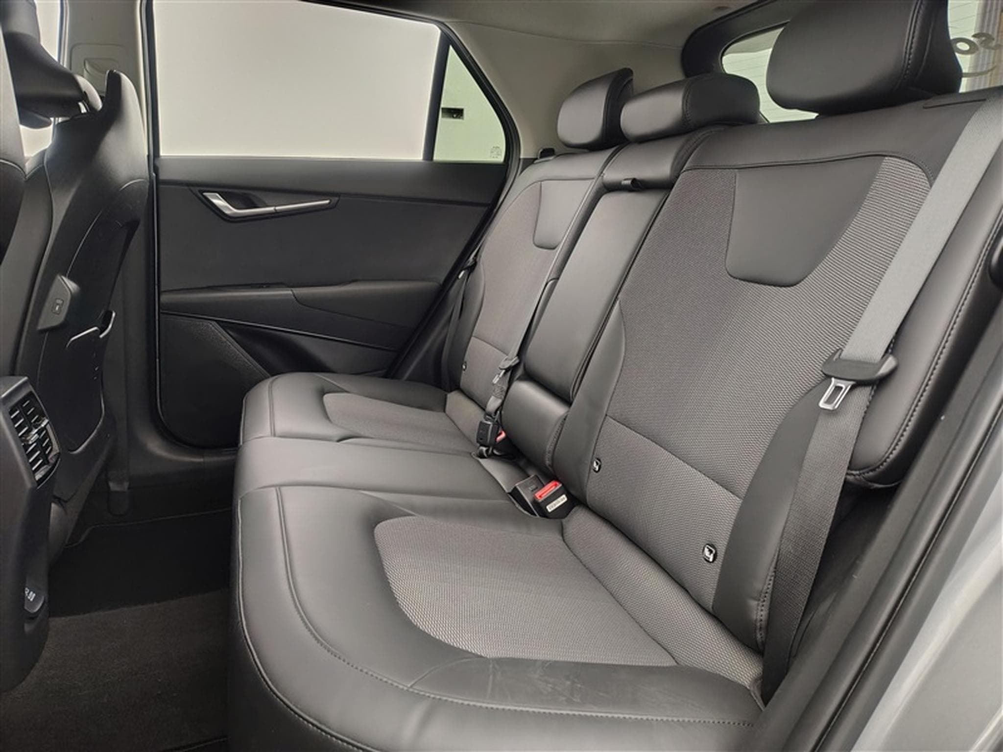 Kia Niro HEV 1.6 GDi Pulse DCT (2023) - Photo 13