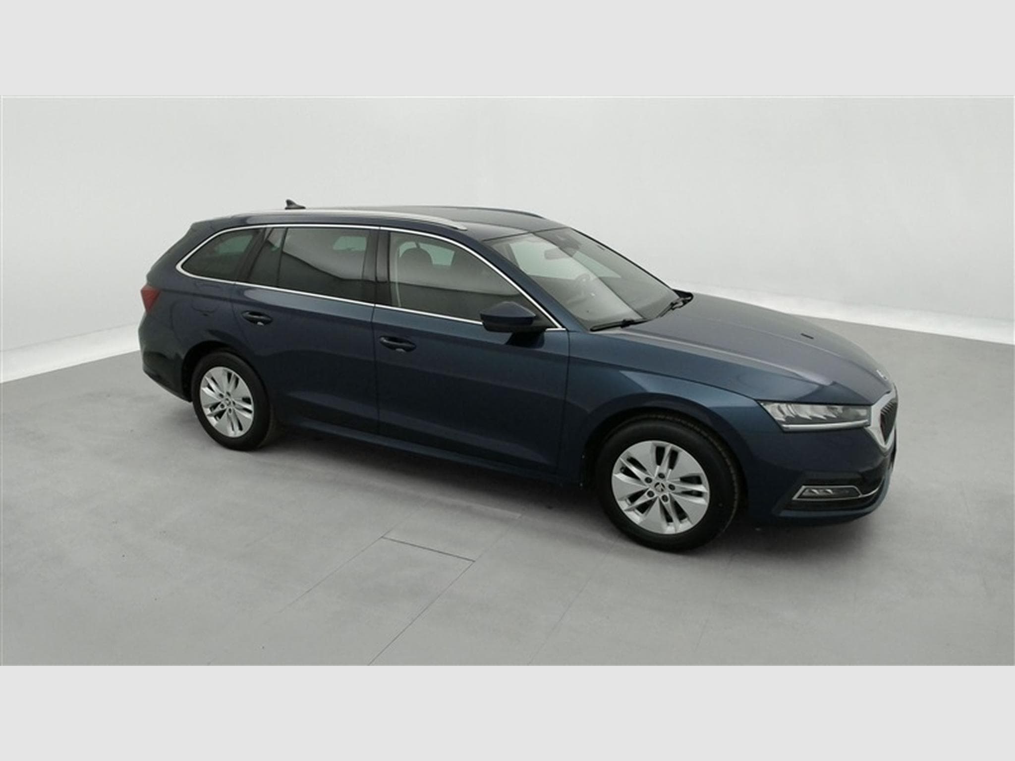 Skoda Octavia SW 1.0 TSI Clever Navi / Led / PDC av+ar (2023) - Photo 24