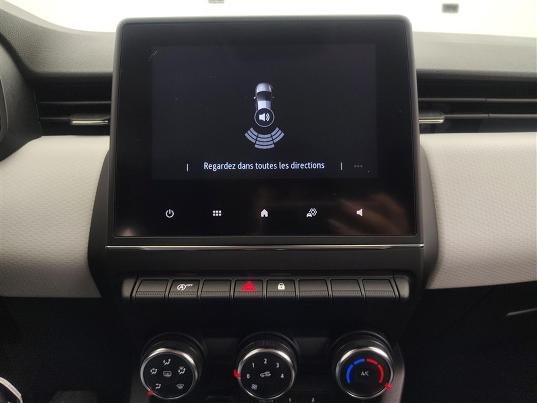 Renault Clio Evolution NAVI / CARPLAY / PDC / ALU (2023) - Photo 18