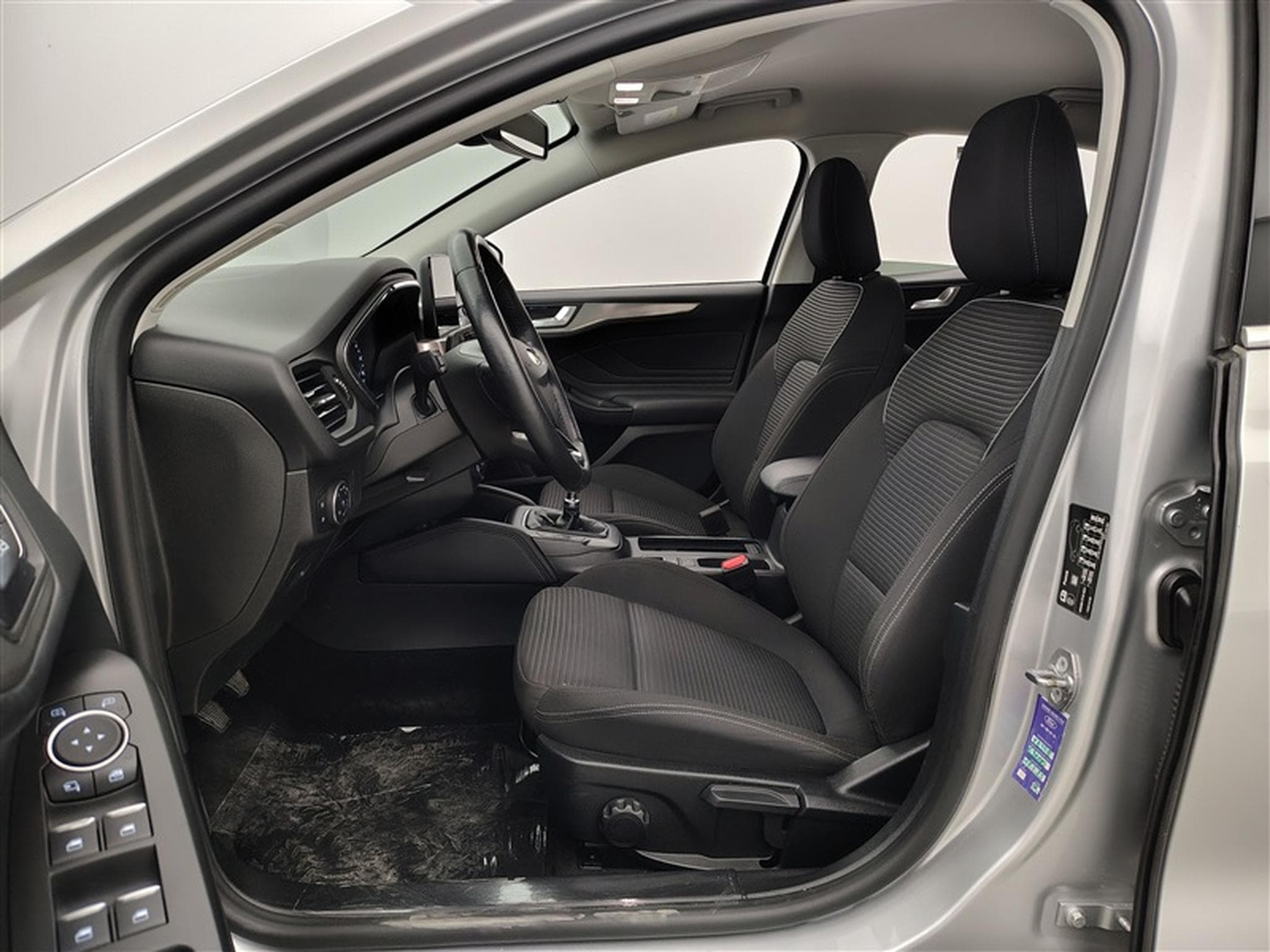 Ford Focus 1.5 EcoBlue Titanium Business (2020) - Photo 7
