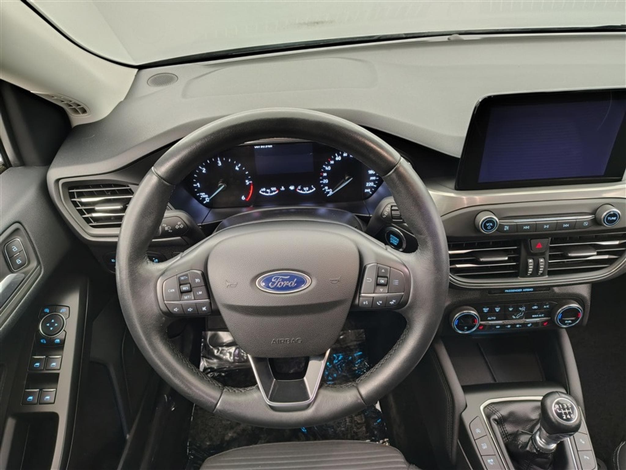 Ford Focus 1.5 EcoBlue Titanium Business (2020) - Photo 9