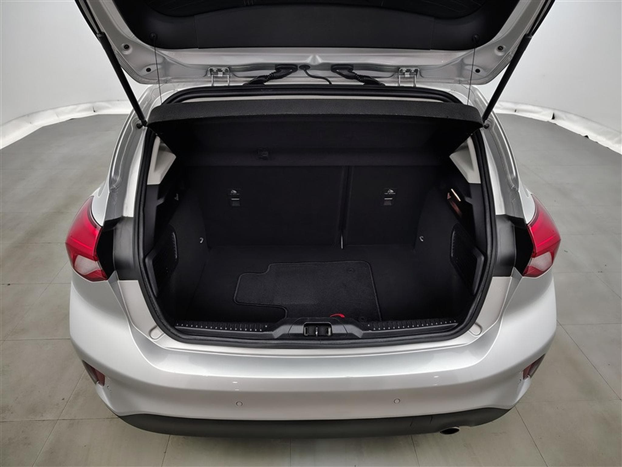 Ford Focus 1.5 EcoBlue Titanium Business (2020) - Photo 14