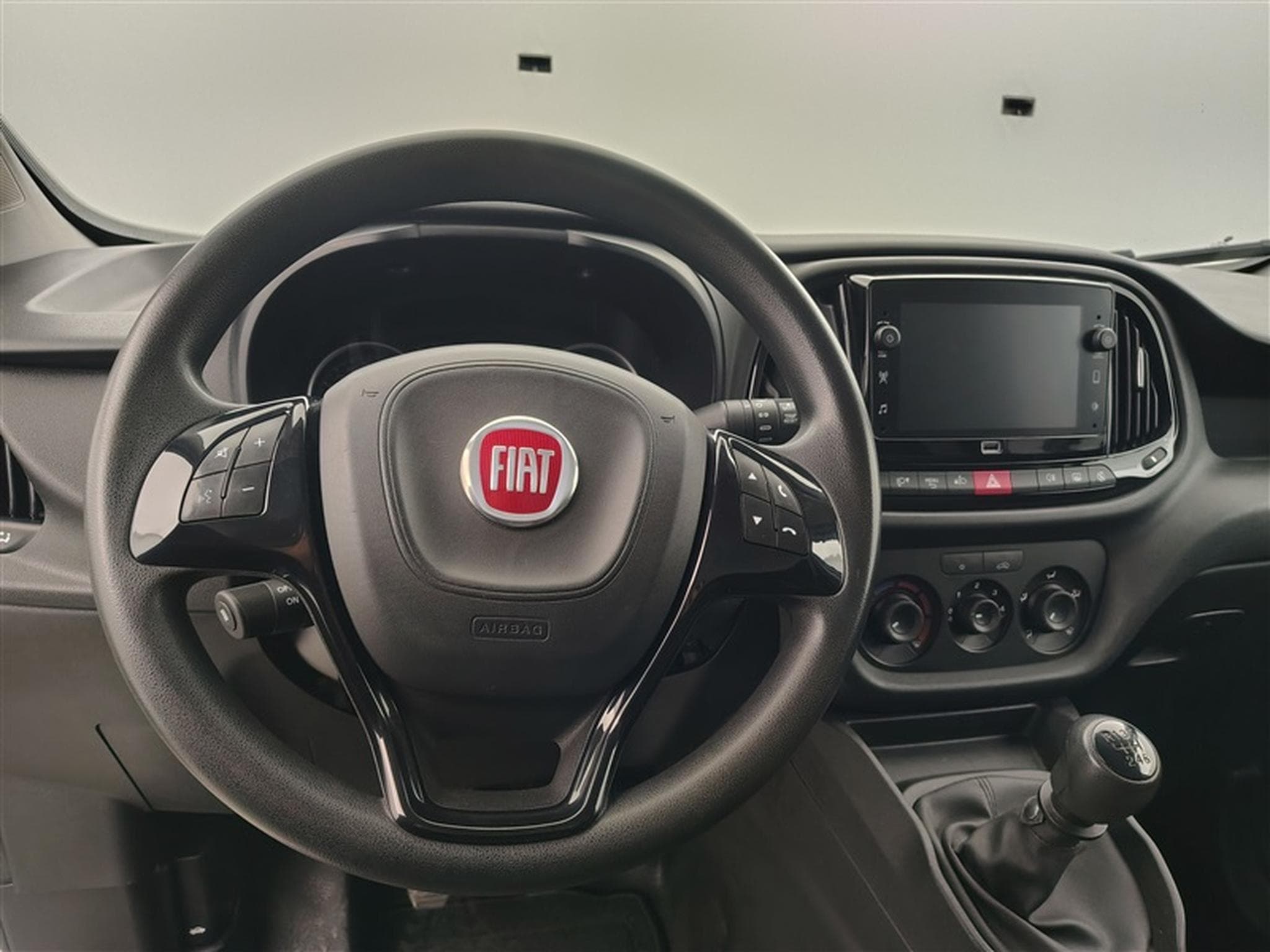 Fiat Doblo 1.6 MJET Cargo CLIM / CARPLAY (2023) - Photo 9