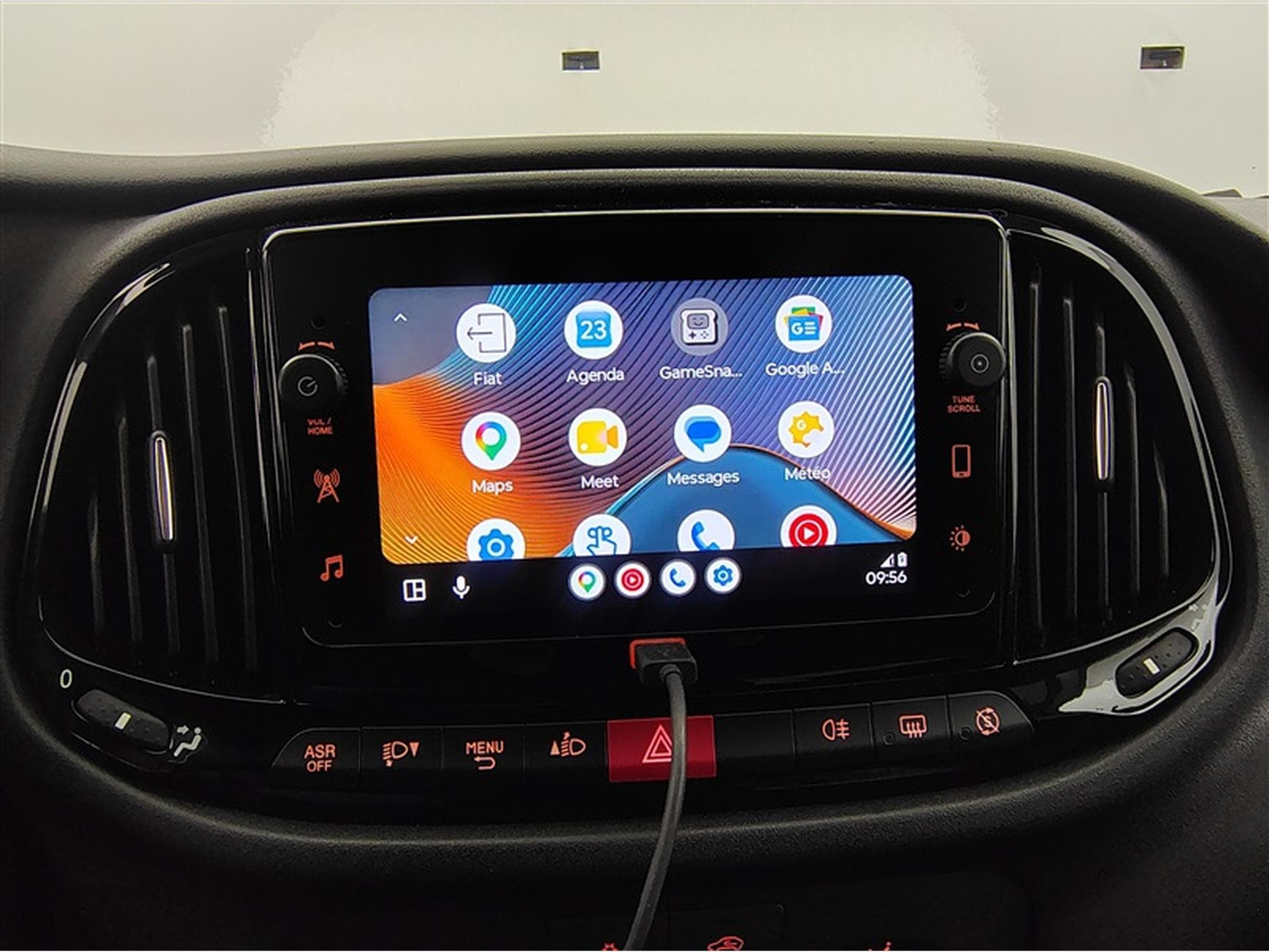 Fiat Doblo 1.6 MJET Cargo CLIM / CARPLAY (2023) - Photo 18