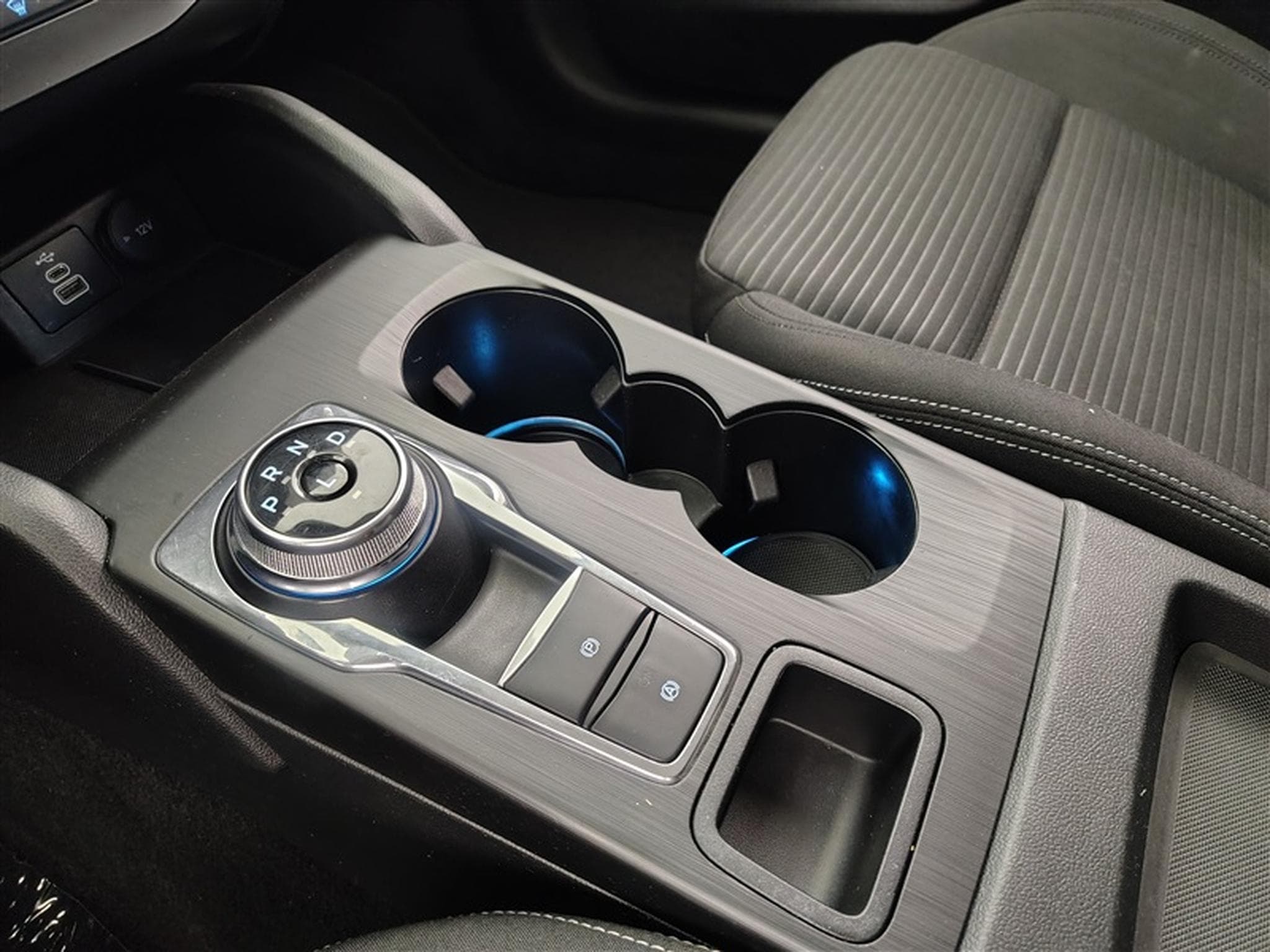 Ford Focus 1.5 EcoBlue Connected (2023) - Photo 12