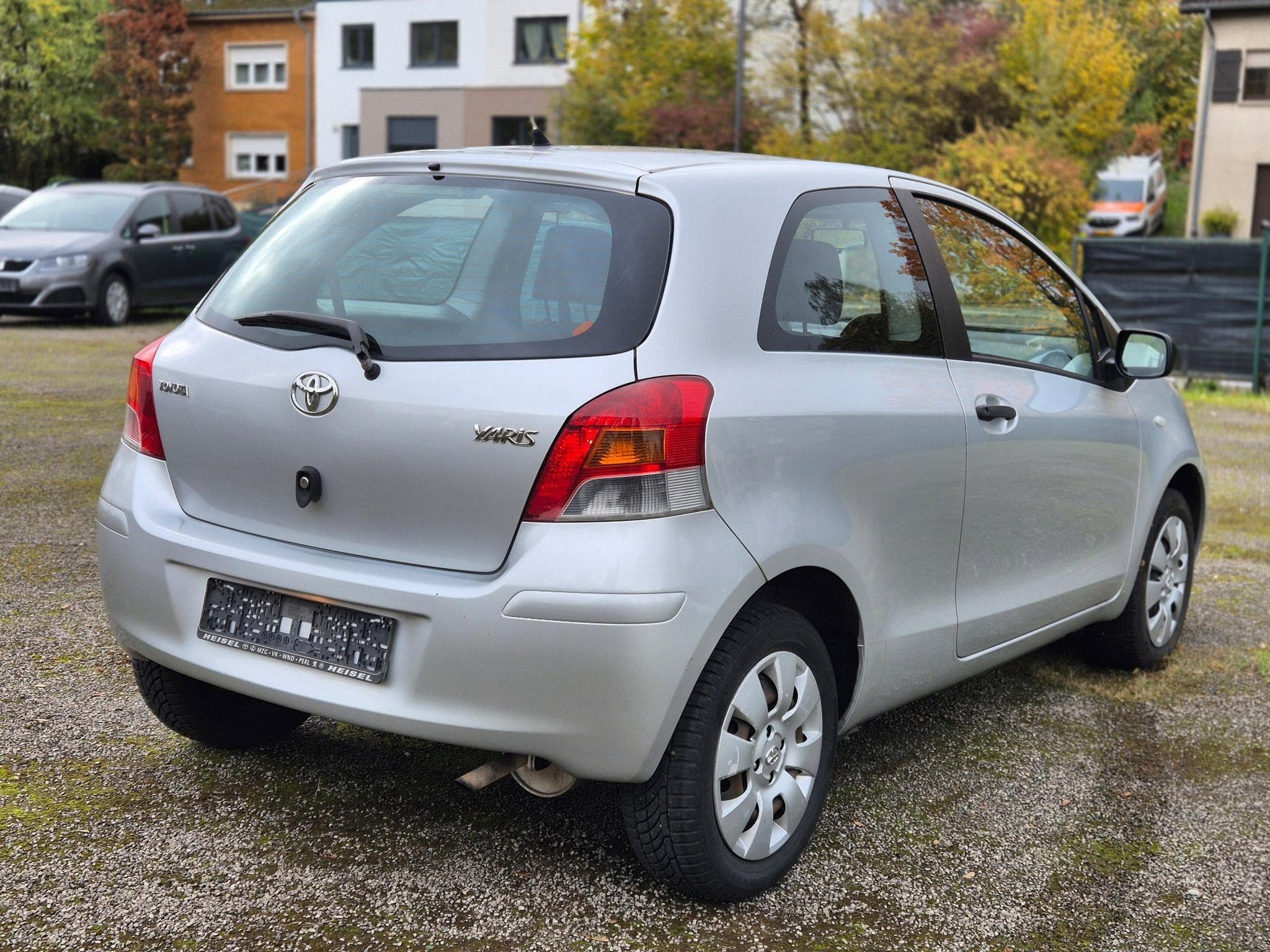 Toyota Yaris 1.0 Cool -1ère main- (2009) - Photo 2