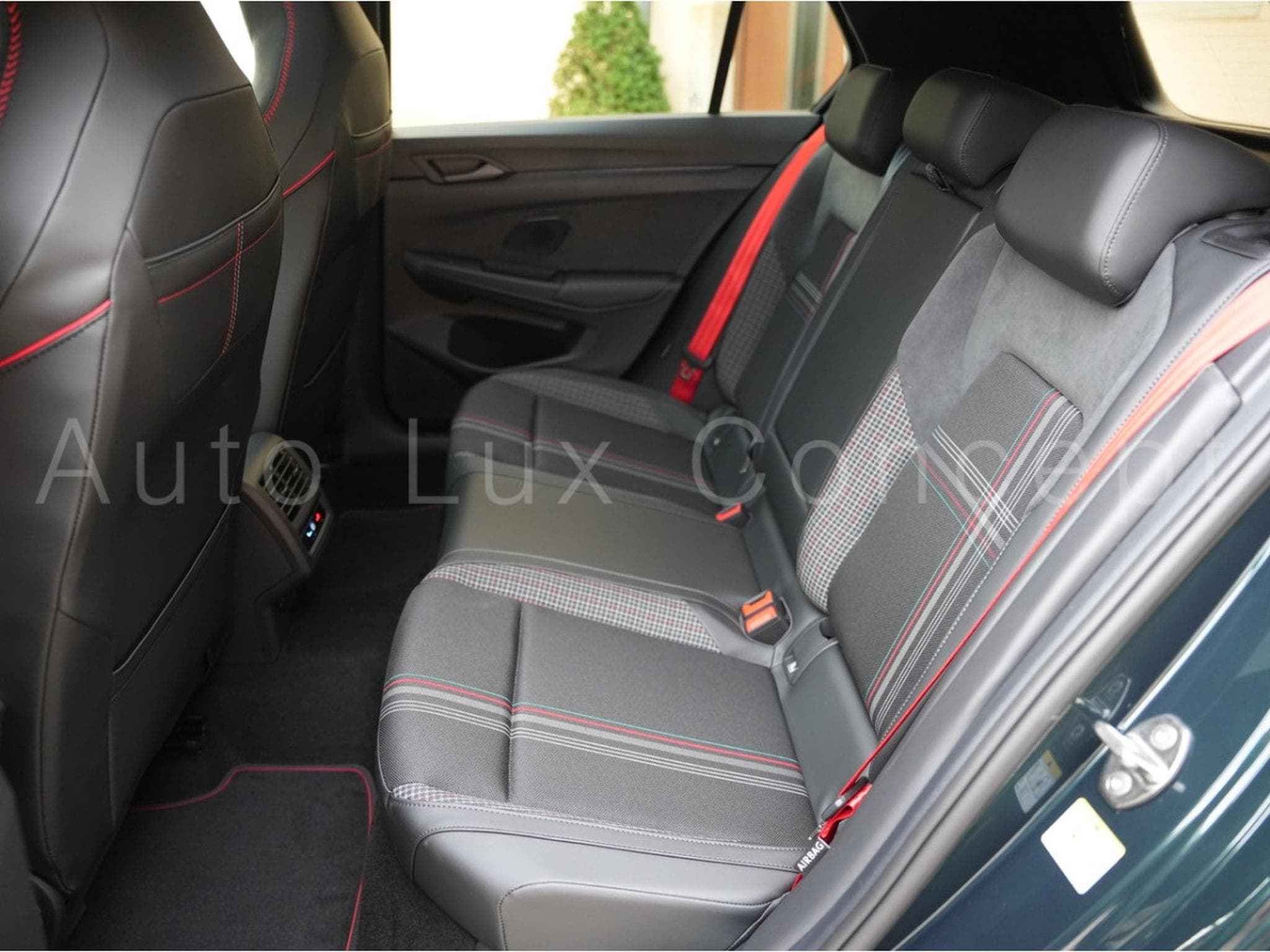 VW Golf GTI Edition 50 Pack Performance (2026) - Photo 9