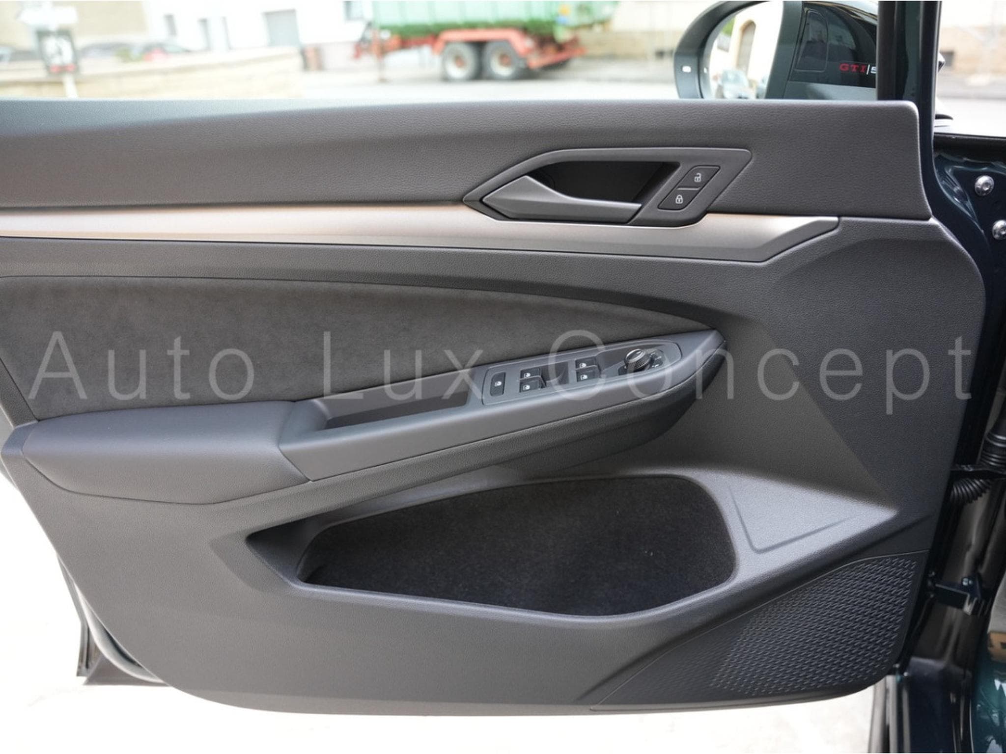 VW Golf GTI Edition 50 Pack Performance (2026) - Photo 13
