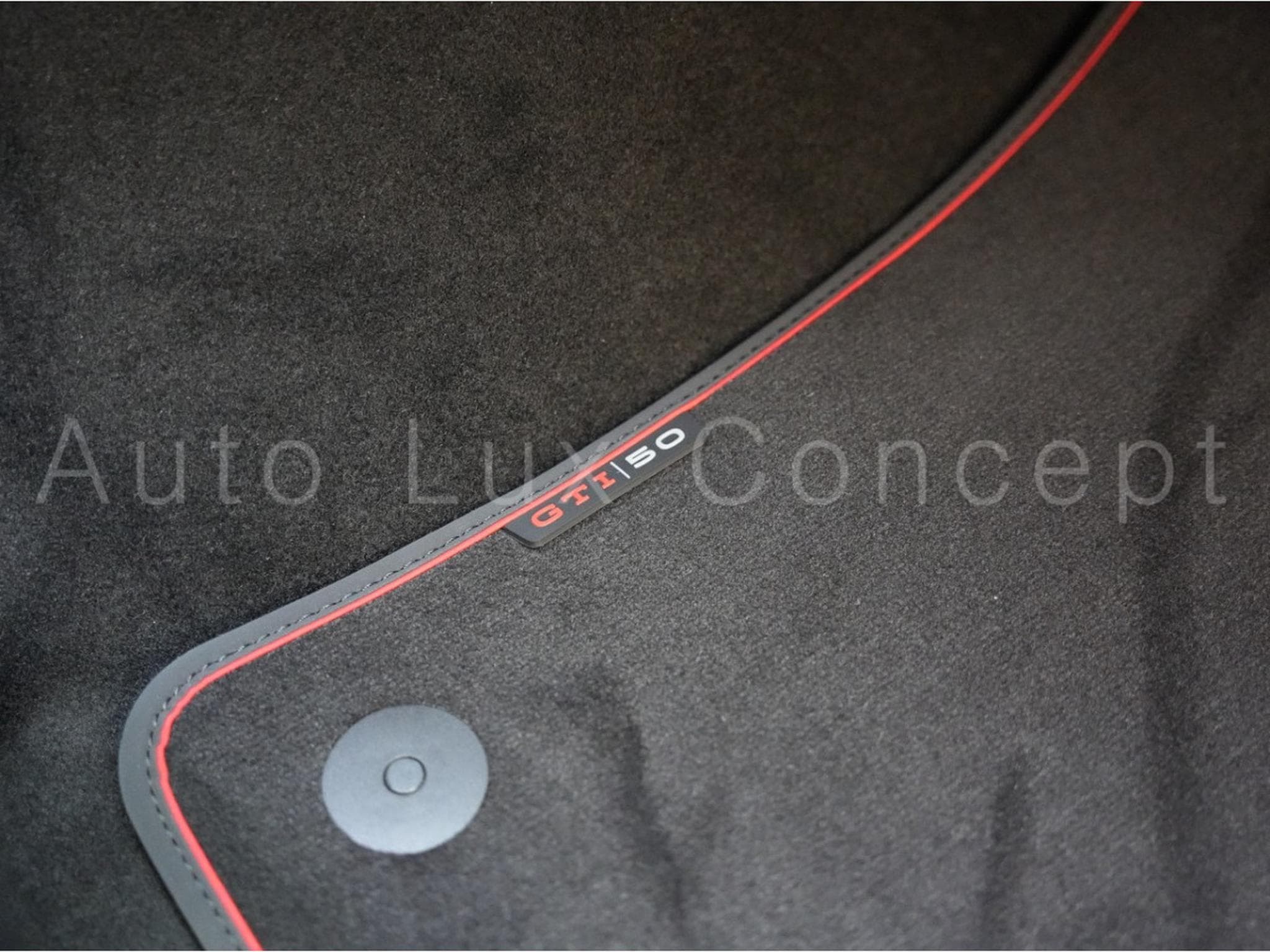 VW Golf GTI Edition 50 Pack Performance (2026) - Photo 26