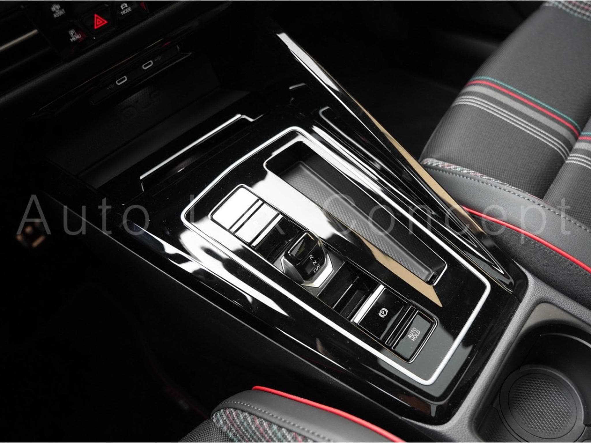 VW Golf GTI Edition 50 Pack Performance (2026) - Photo 27