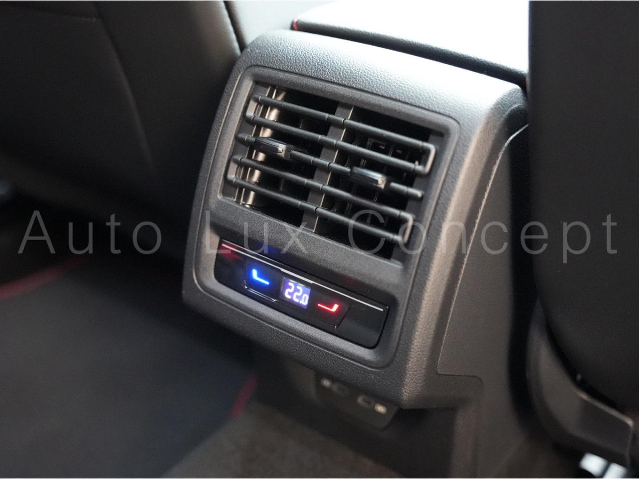 VW Golf GTI Edition 50 Pack Performance (2026) - Photo 28