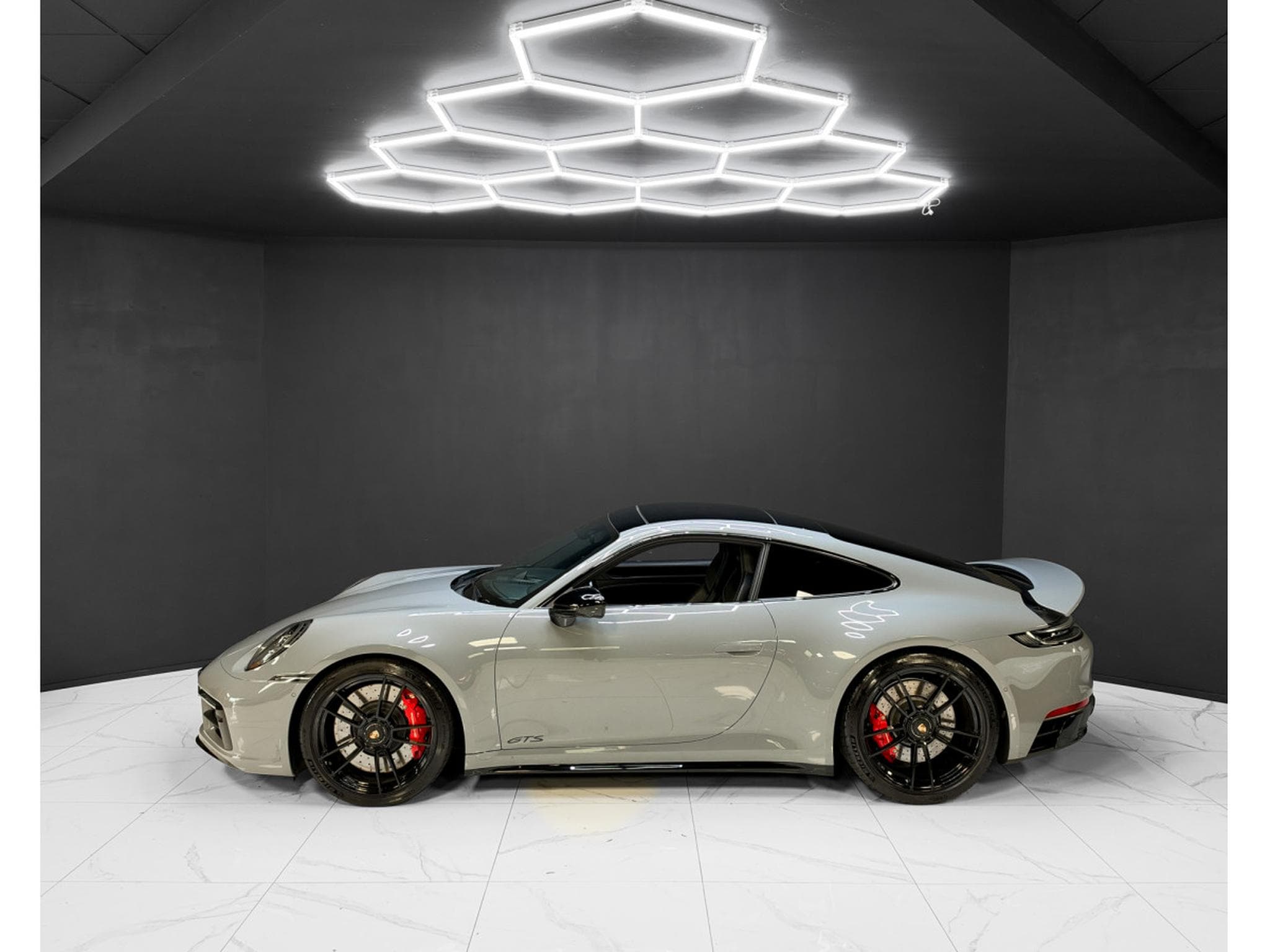 Porsche 911 Carrera 4 GTS / ACC / PDCC / Bose / Matrix LED (2023) - Photo 2
