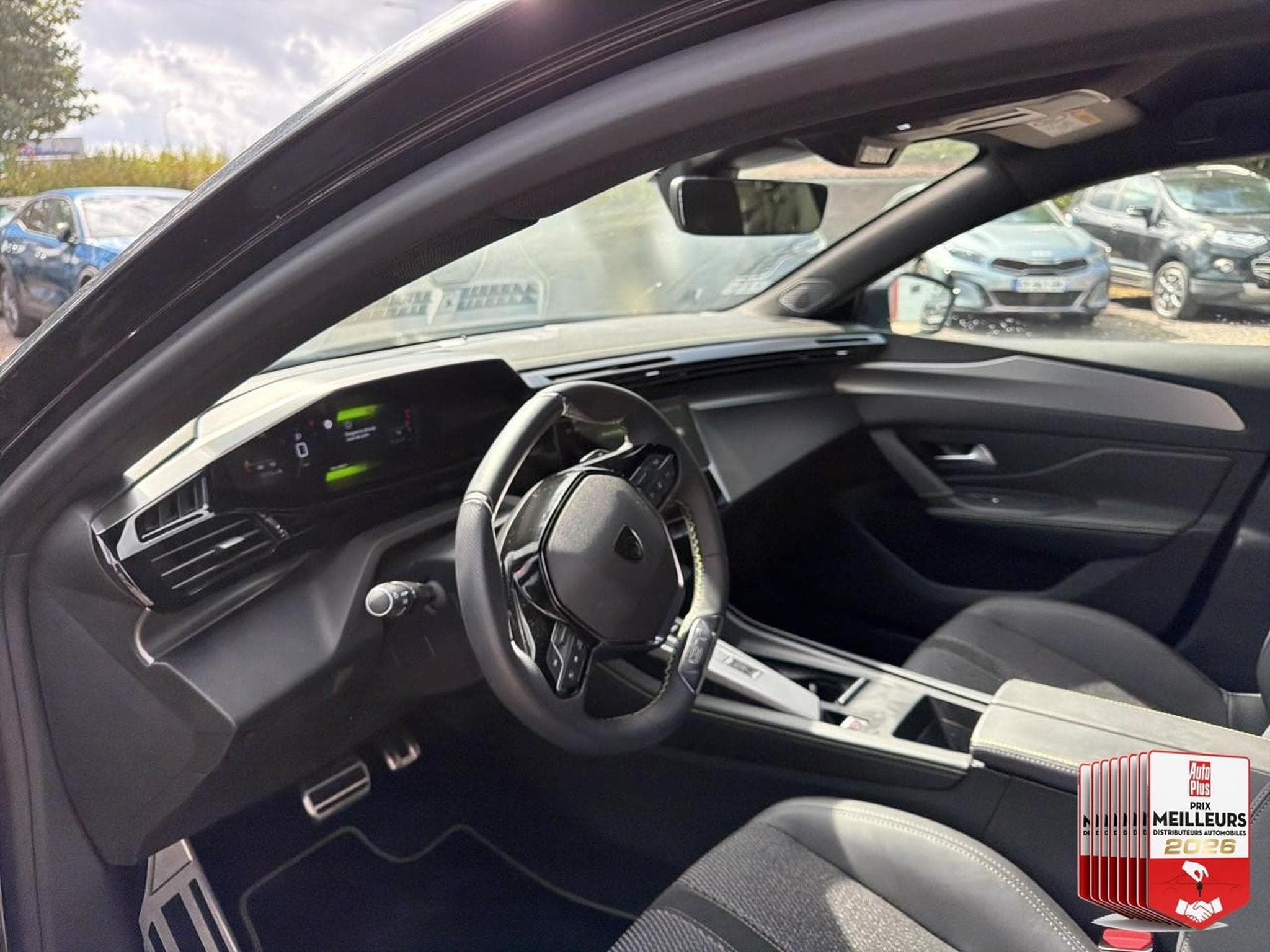 Peugeot 308 1.2 HYBRID 145 GT E-DCS6 (2025) - Foto 11