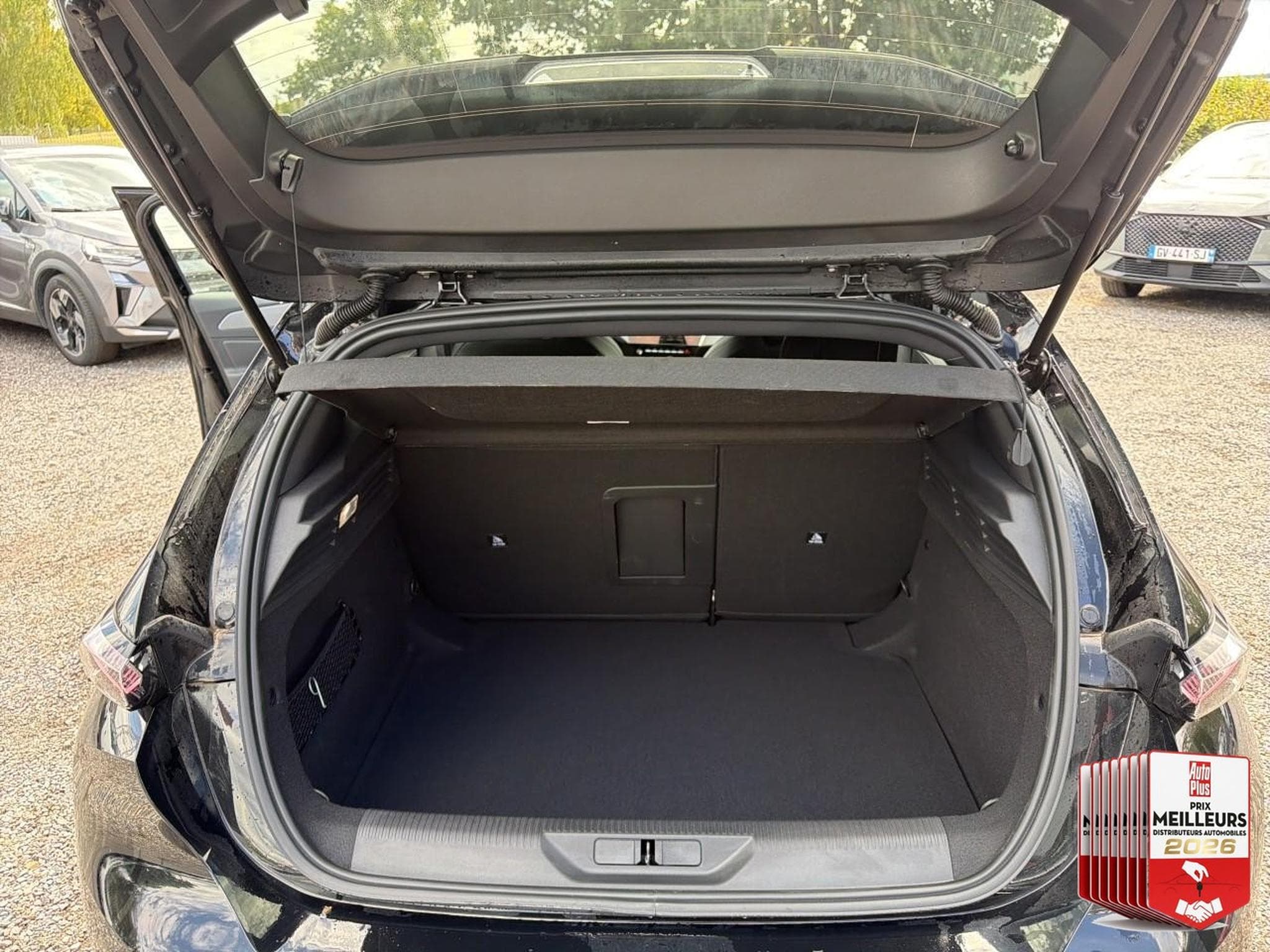 Peugeot 308 1.2 HYBRID 145 GT E-DCS6 (2025) - Foto 15