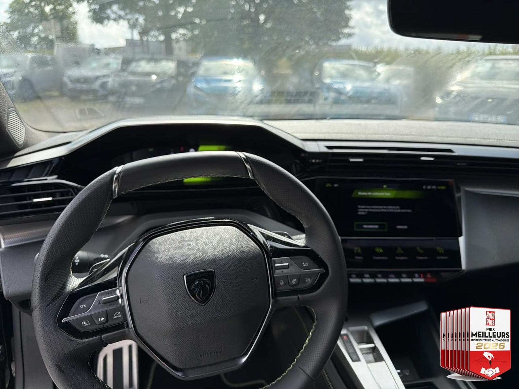 Peugeot 308 1.2 HYBRID 145 GT E-DCS6 (2025) - Foto 21