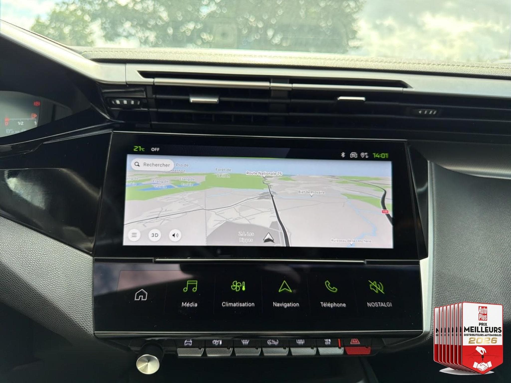 Peugeot 308 1.2 HYBRID 145 GT E-DCS6 (2025) - Foto 27
