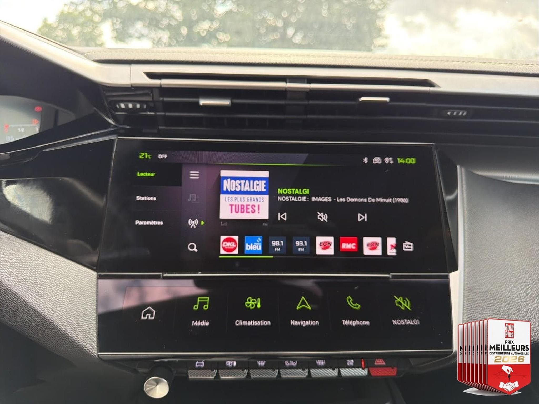 Peugeot 308 1.2 HYBRID 145 GT E-DCS6 (2025) - Foto 25