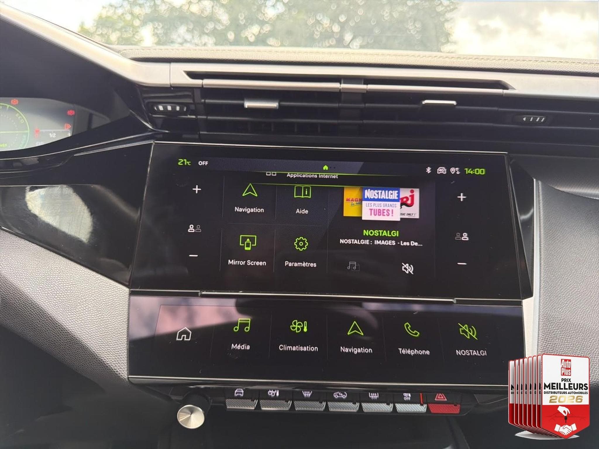 Peugeot 308 1.2 HYBRID 145 GT E-DCS6 (2025) - Foto 24