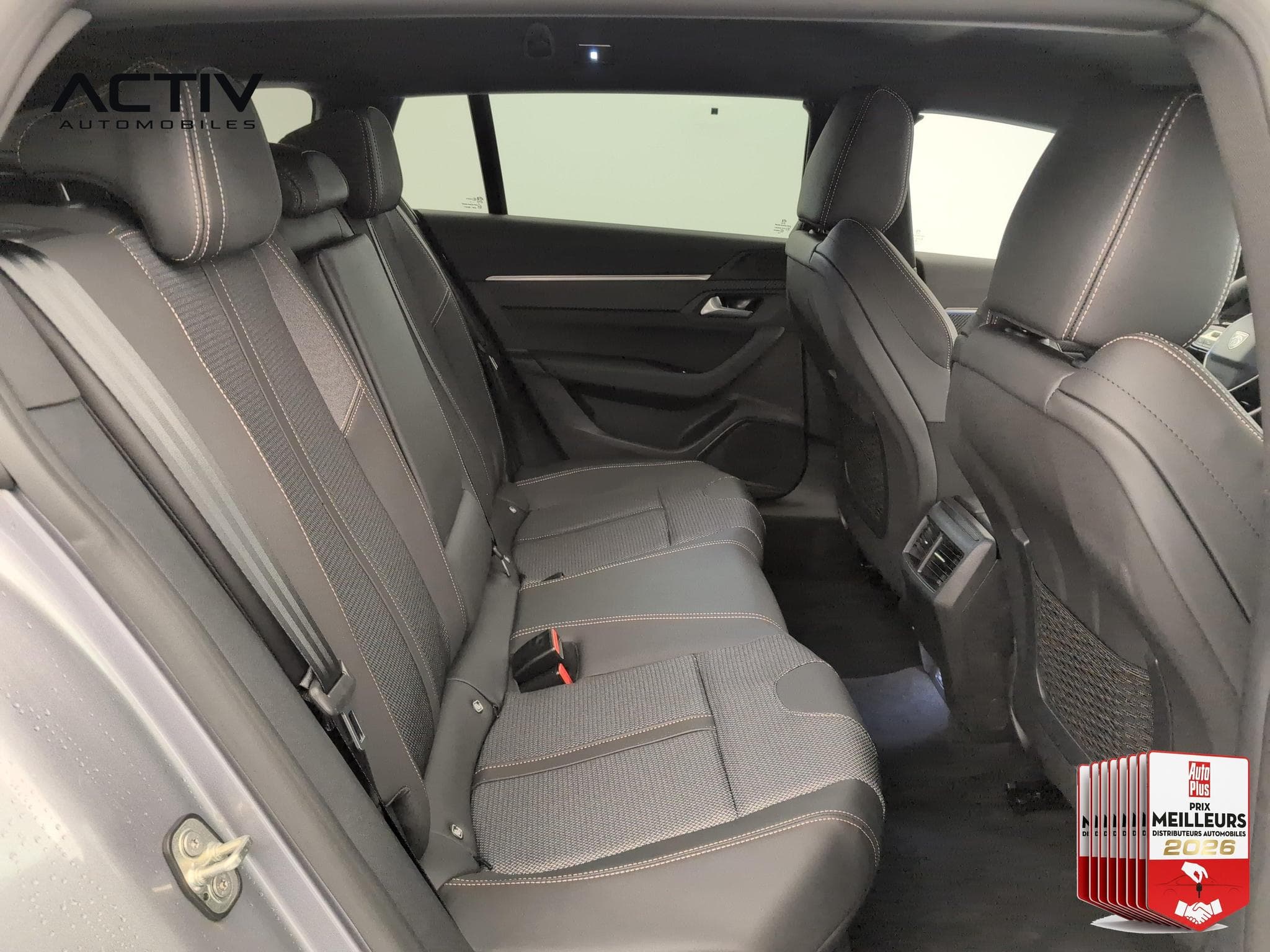 Peugeot 508 Hybrid 225 e-EAT8 Allure (2025) - Foto 10