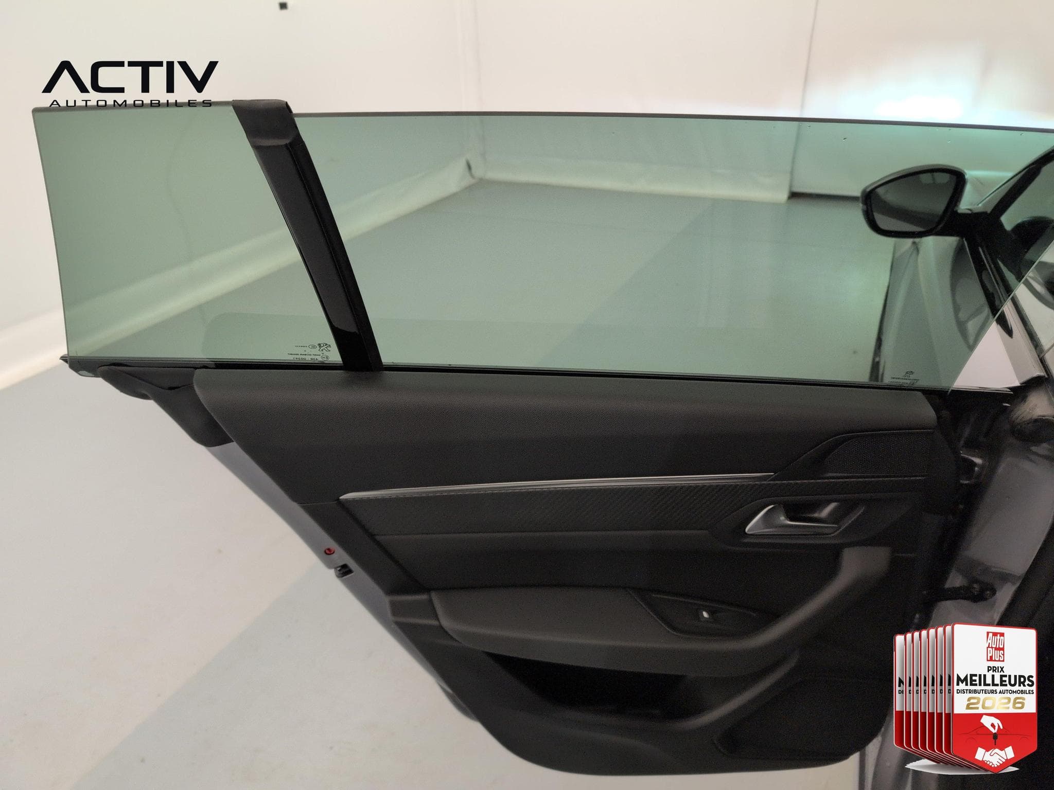 Peugeot 508 Hybrid 225 e-EAT8 Allure (2025) - Foto 13