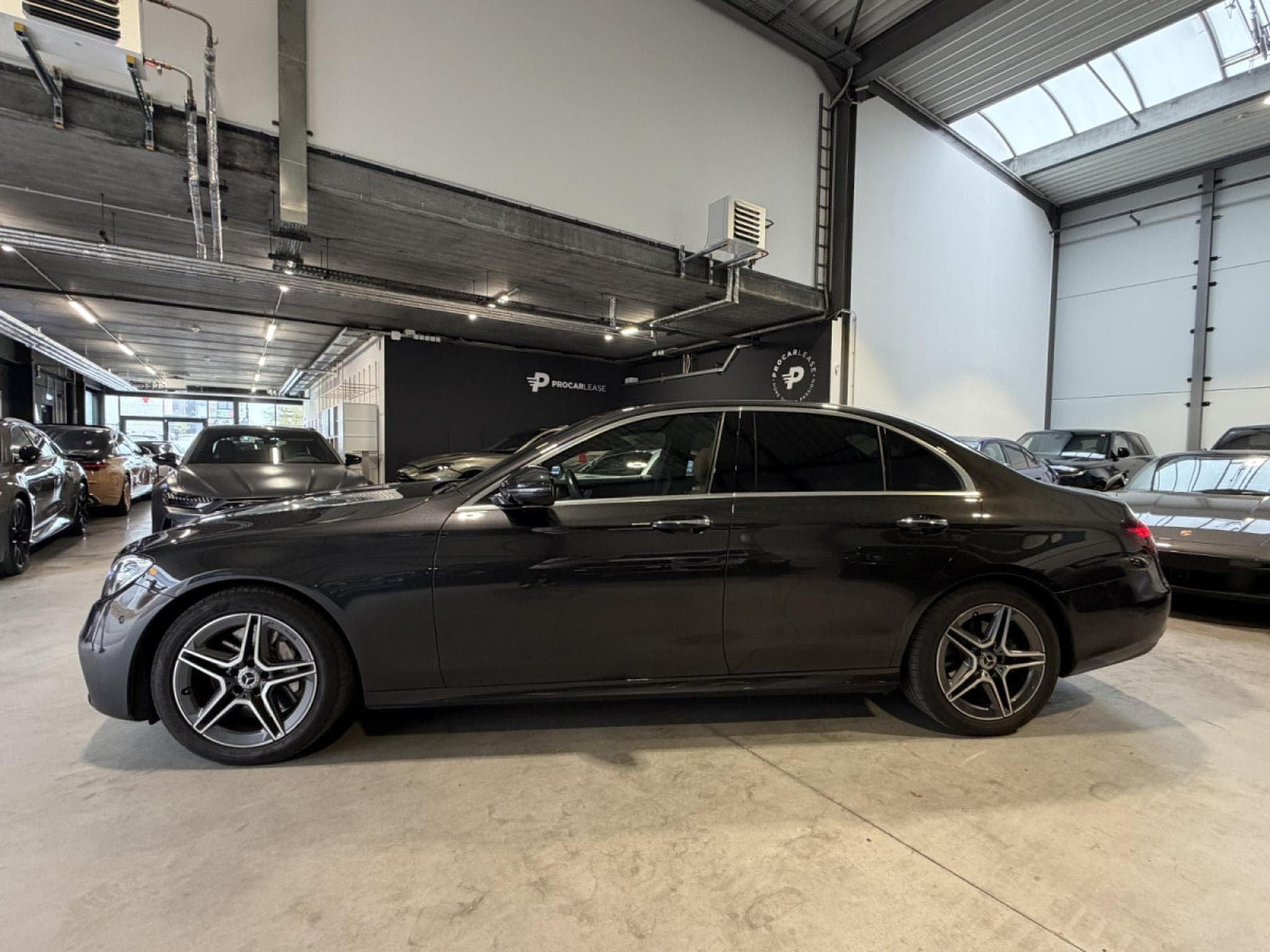 Mercedes E 300 E 300 E Limousine AMG LINE (2022) - Foto 9