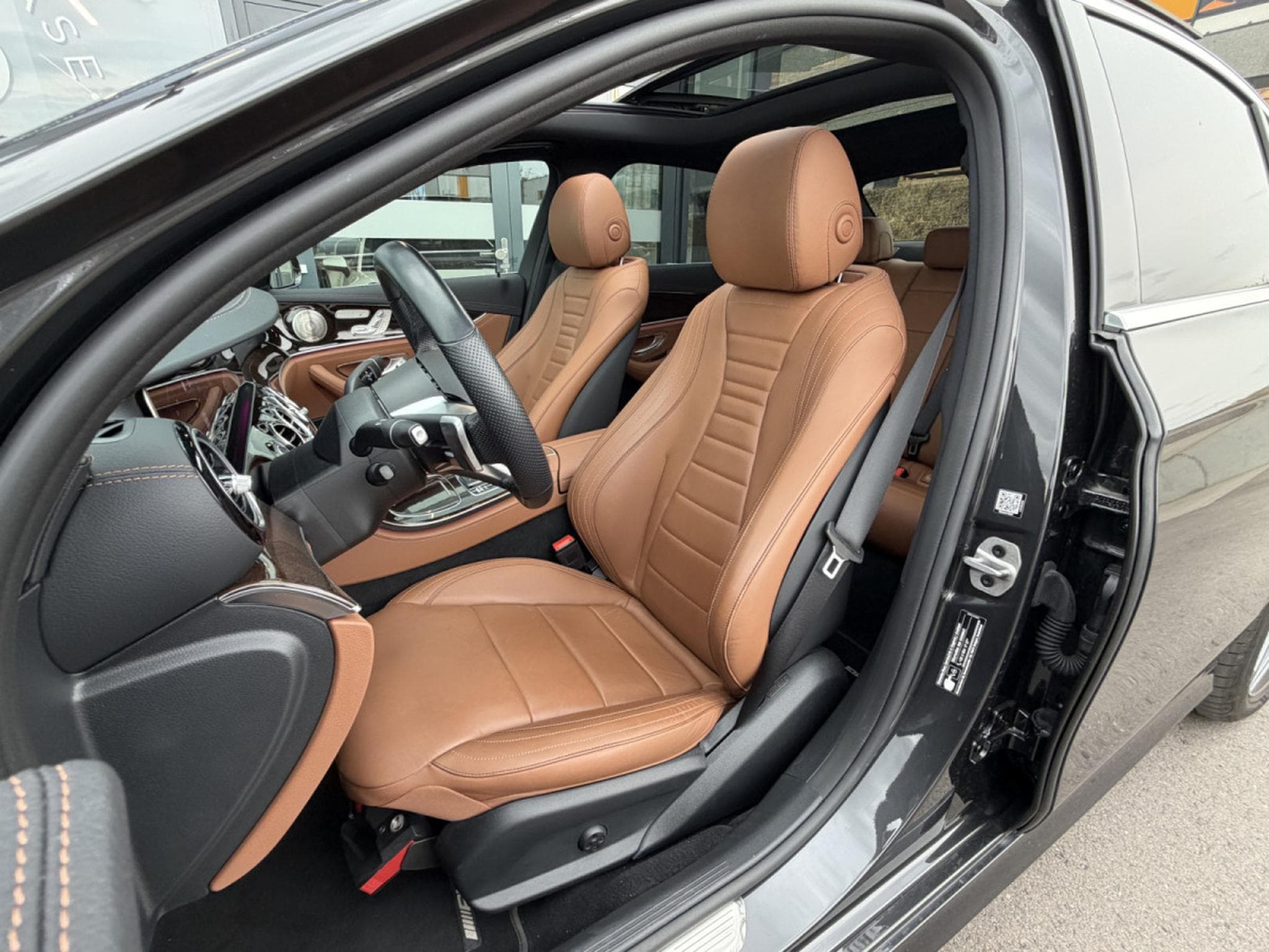 Mercedes E 300 E 300 E Limousine AMG LINE (2022) - Foto 10
