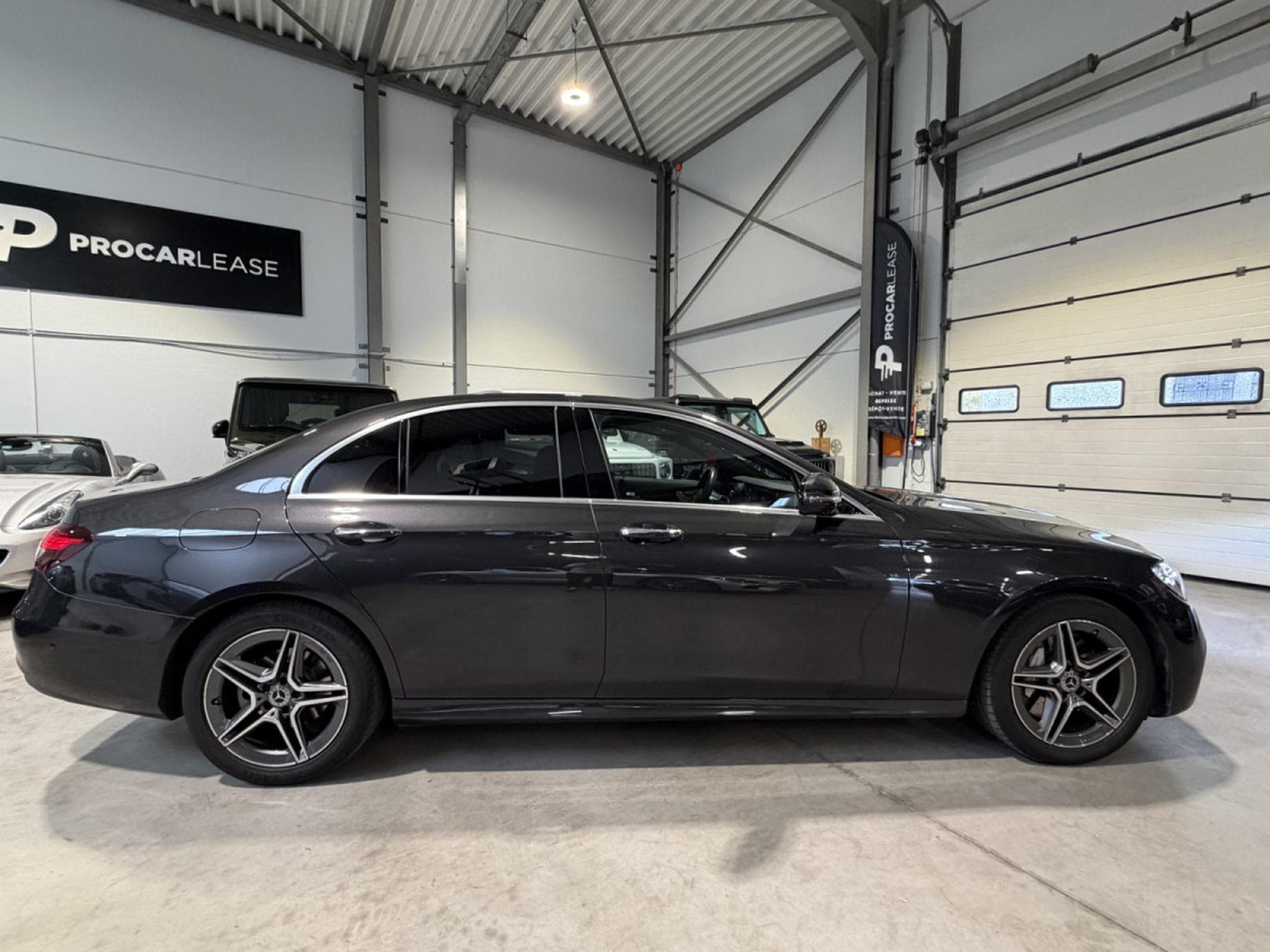 Mercedes E 300 E 300 E Limousine AMG LINE (2022) - Foto 17