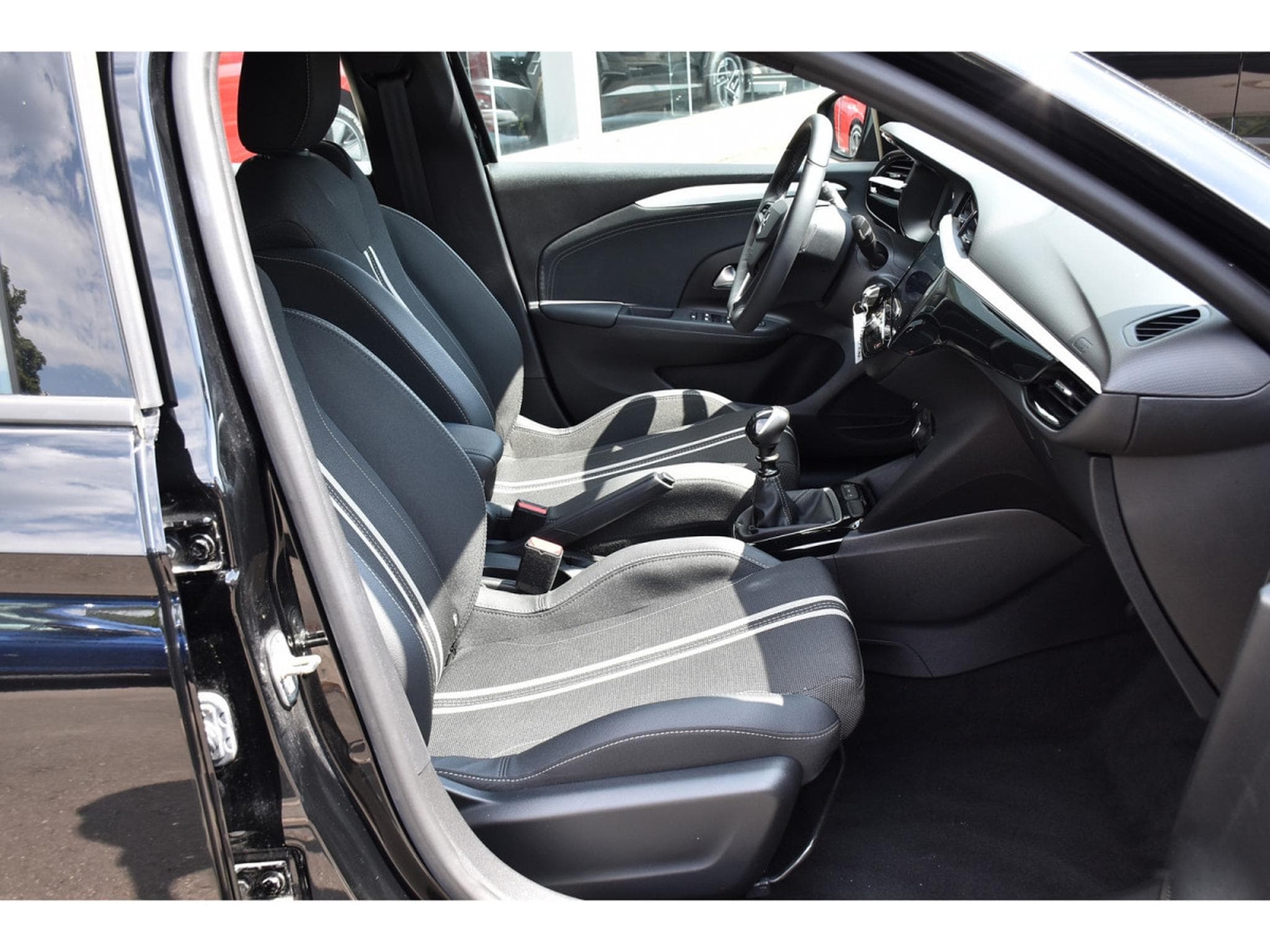 Opel Corsa 1.2 Turbo GS CLIMA REGUL LANE SIDE CAM 1° MAIN (2025) - Foto 7