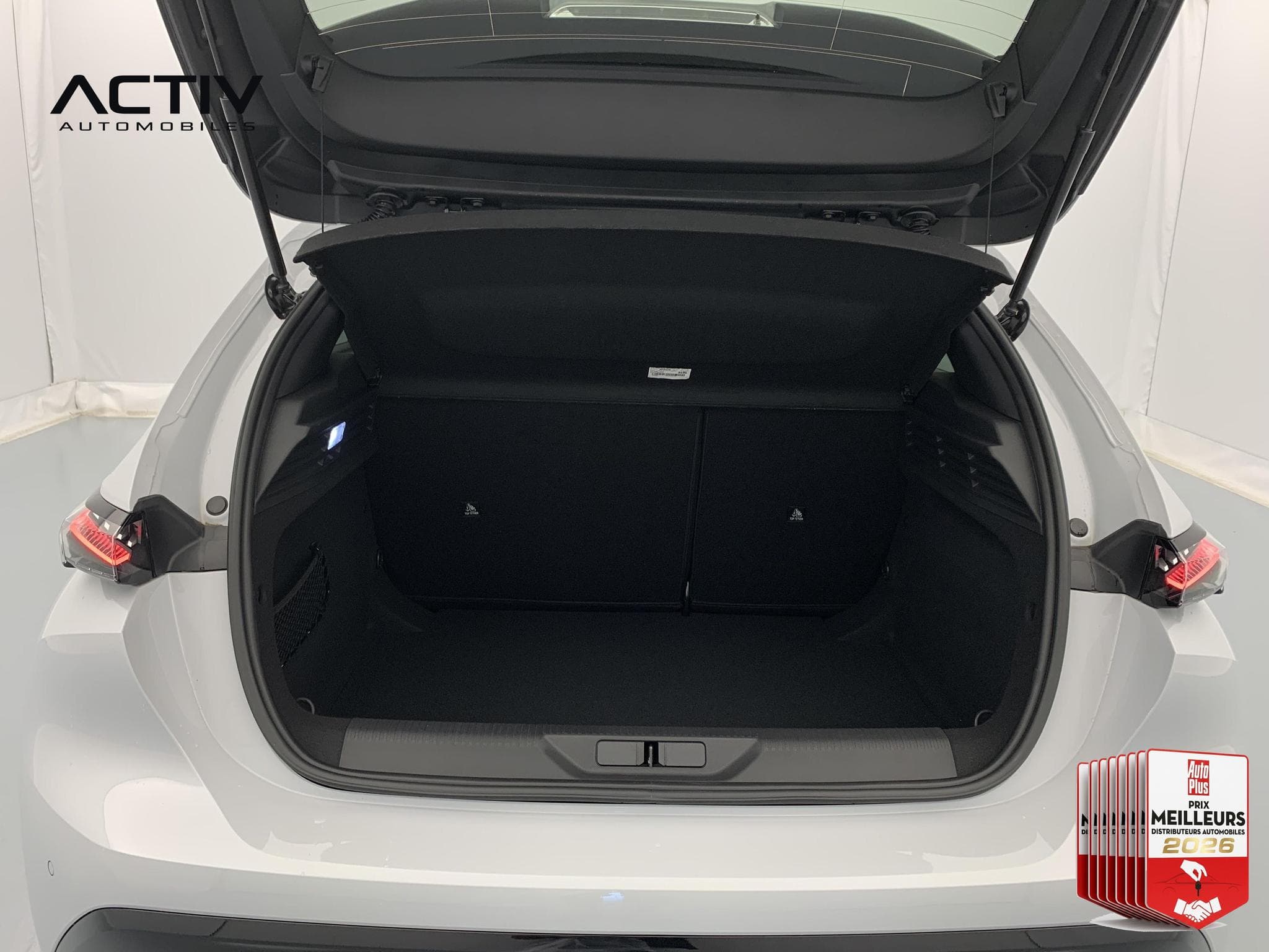 Peugeot 308 BLUEHDI 130CH S&S EAT8 ALLURE (2026) - Photo 11