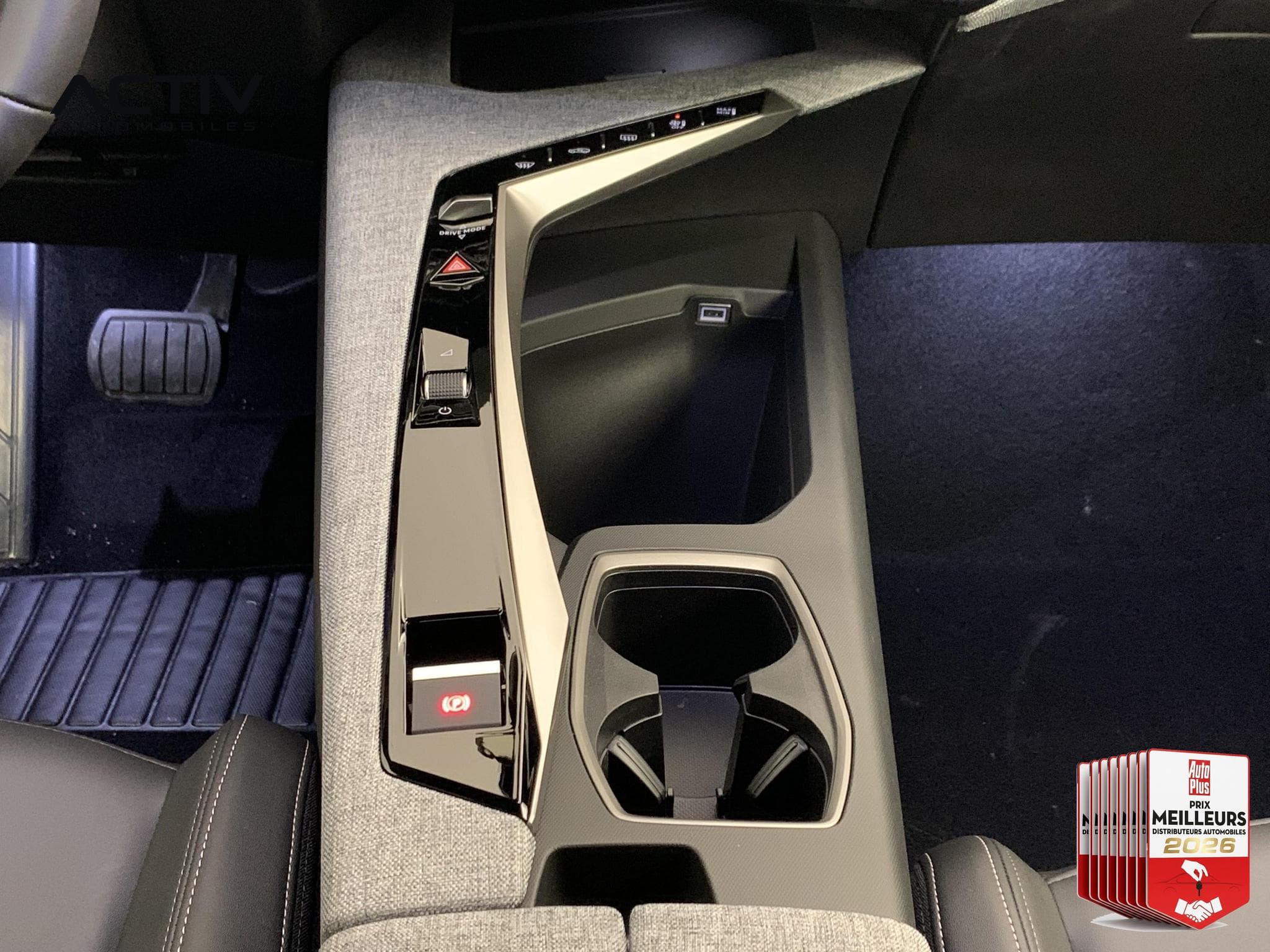 Peugeot 5008 HYBRID 145 CH E-DCS6 ALLURE (2026) - Photo 17