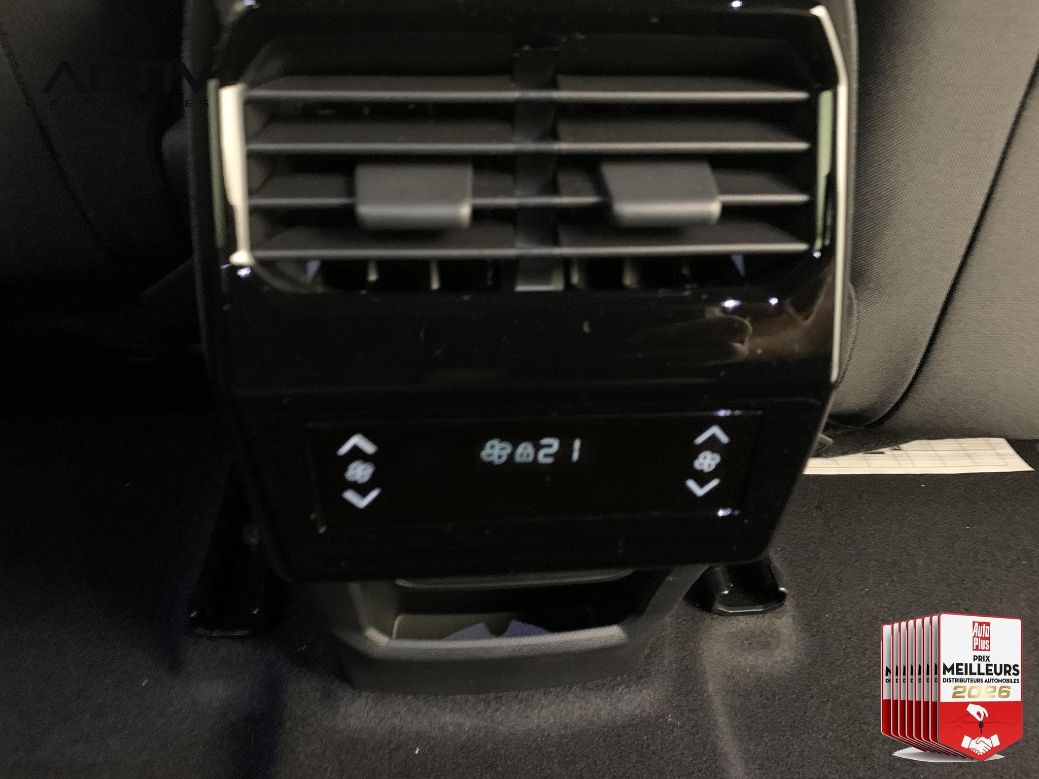 Peugeot 5008 HYBRID 145 CH E-DCS6 ALLURE (2026) - Photo 21