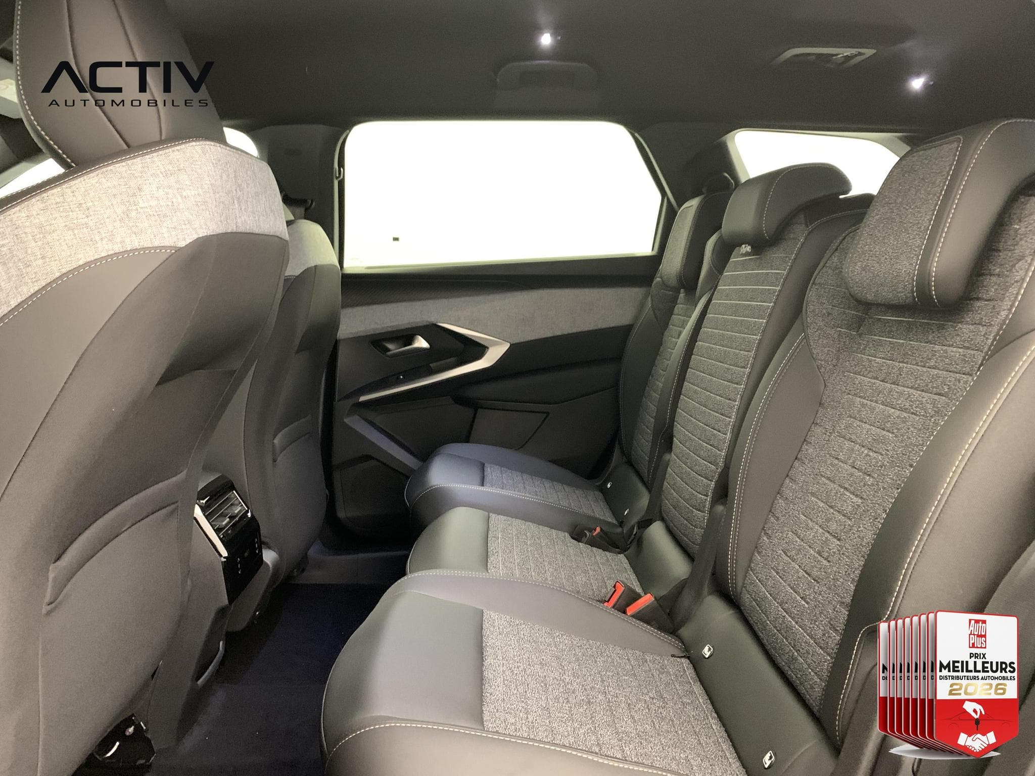 Peugeot 5008 HYBRID 145 CH E-DCS6 ALLURE (2026) - Photo 23